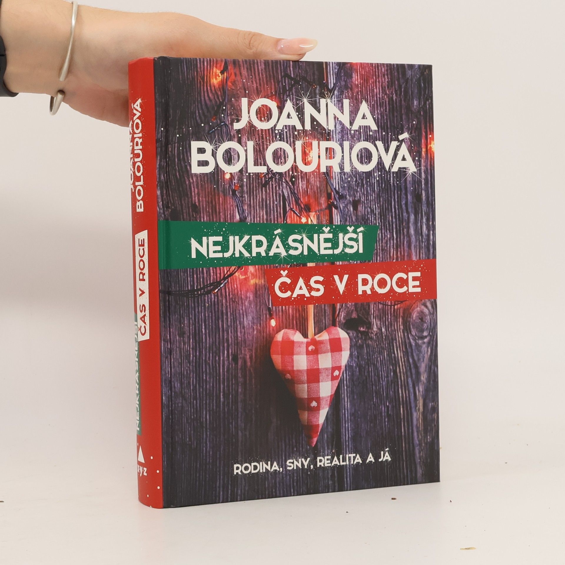 Joanna Bolouri Nejkrásnější čas v roce