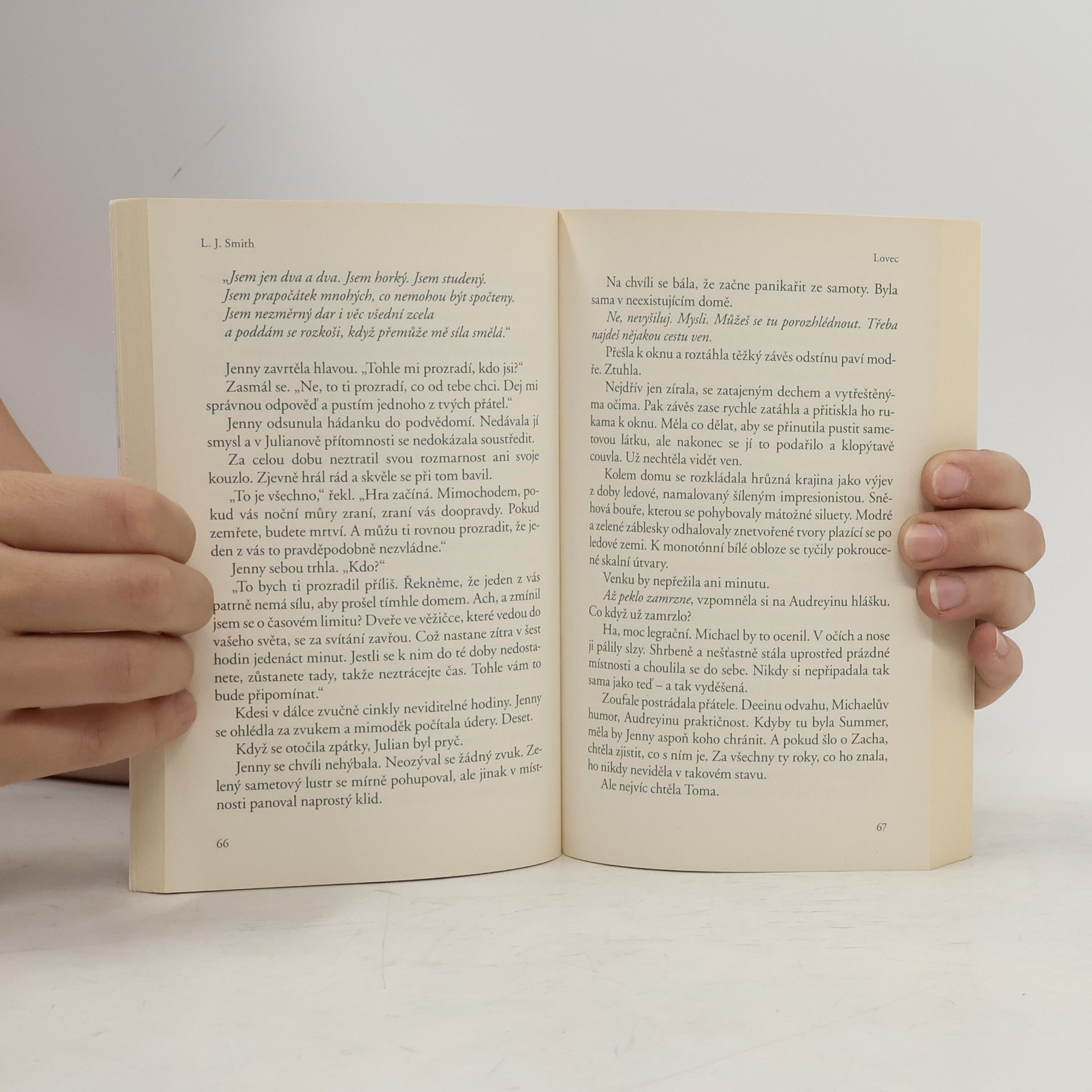 L. J. Smithová  Lovec