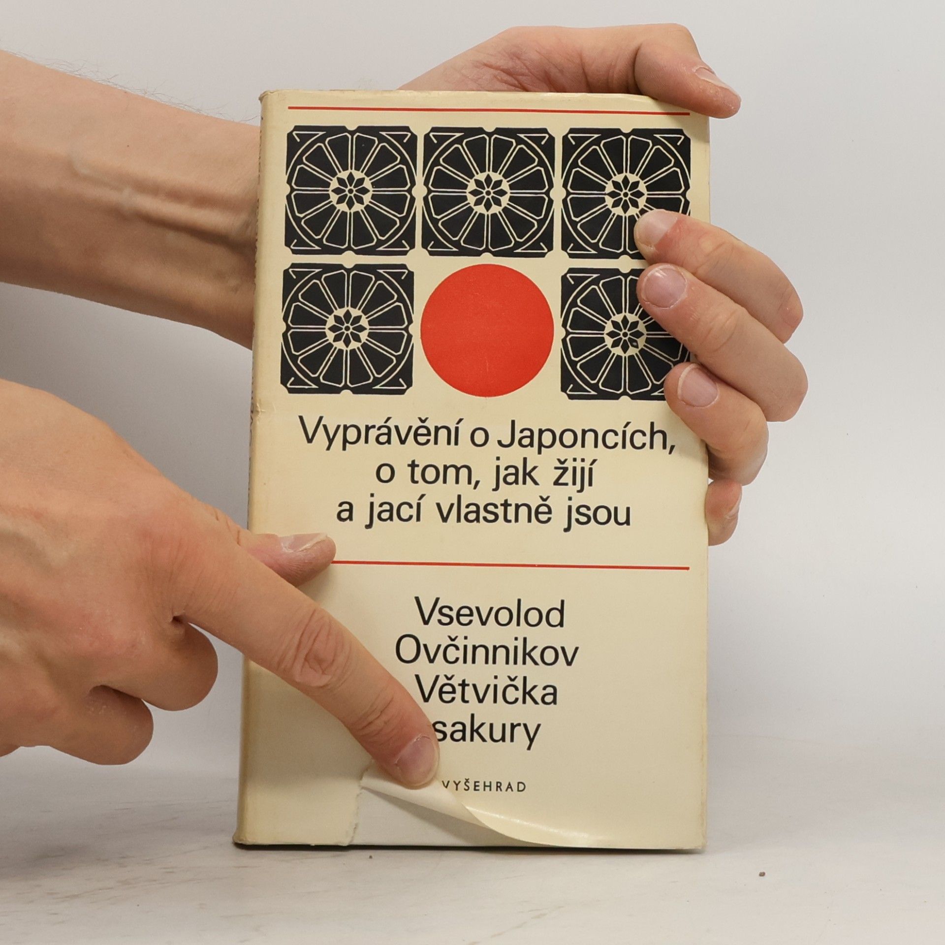 Vsevolod Vladimirovič Ovčinnikov Větvička sakury. Vyprávění o Japoncích, o tom, jak žijí a jací vlastně jsou