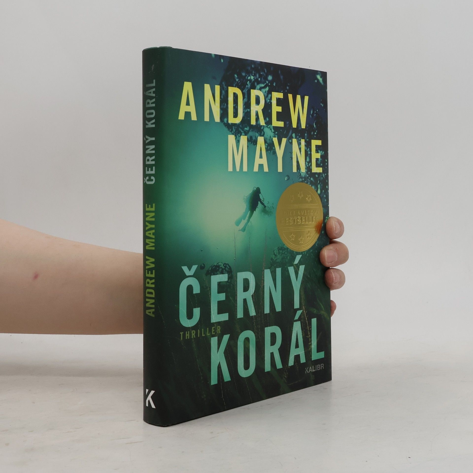 Andrew Mayne Černý korál
