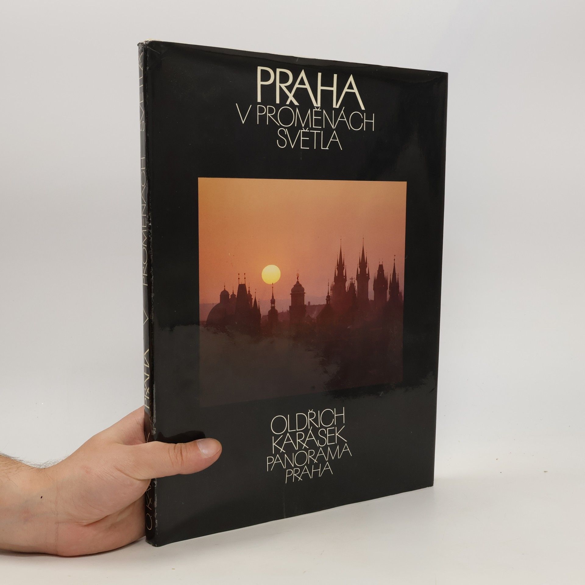 Oldřich Karásek Praha v proměnách světla