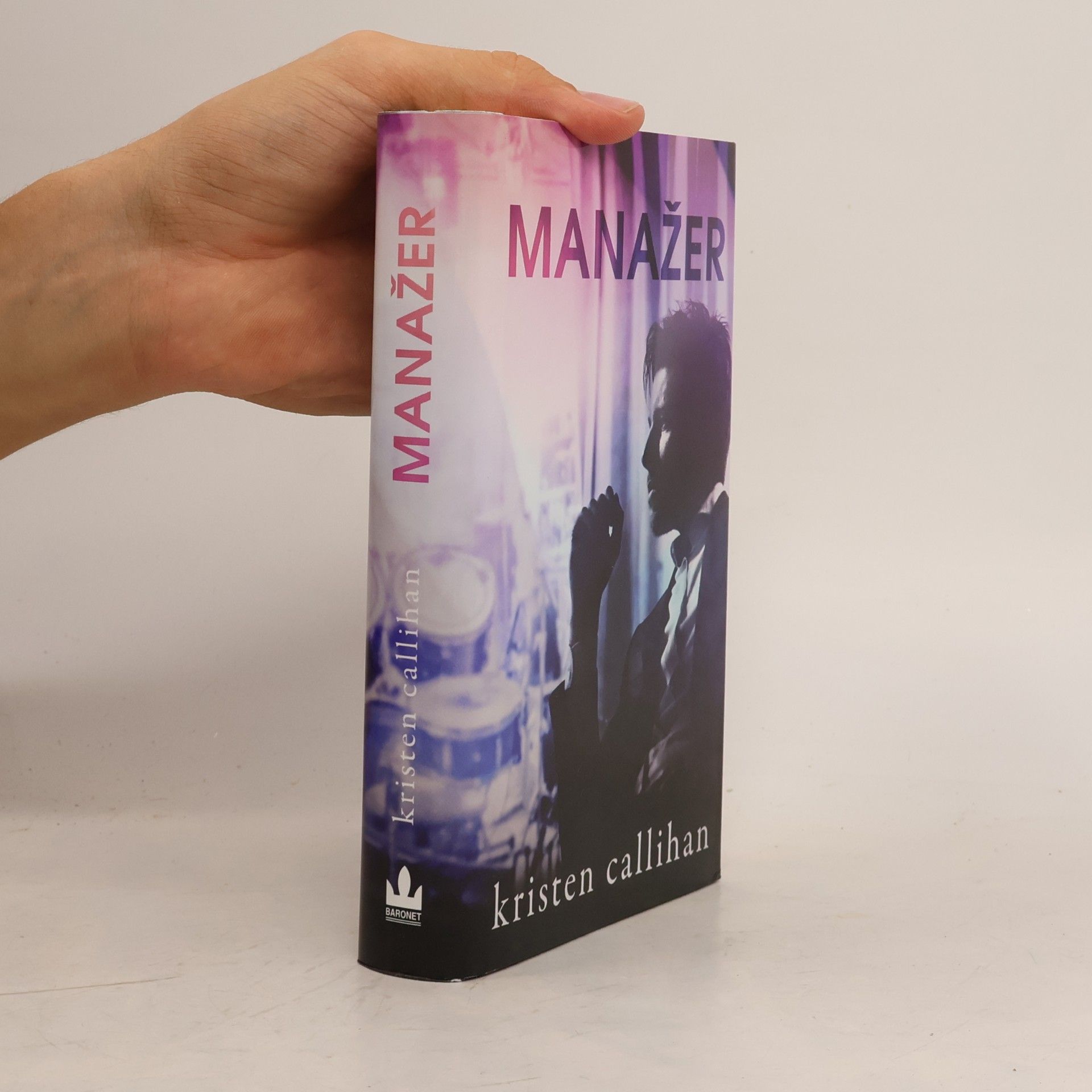 Kristen Callihan Manažer
