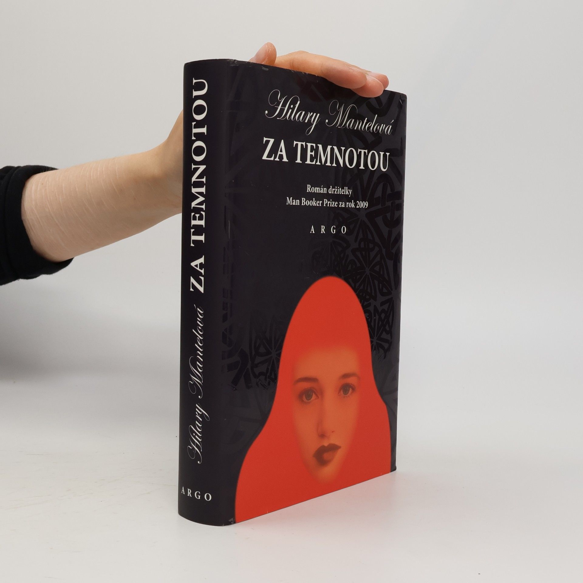 Hilary Mantel Za temnotou