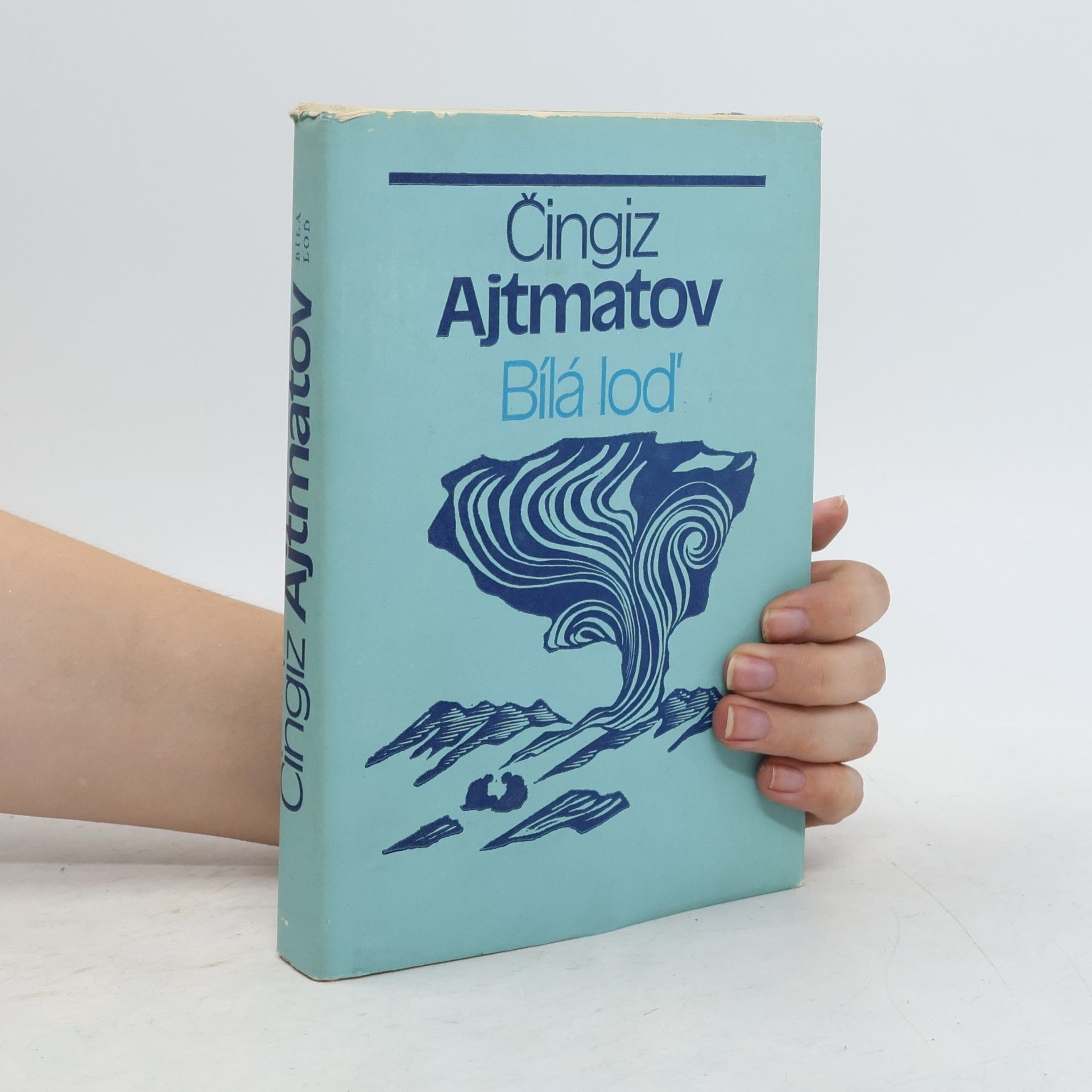 Chinghiz Aitmatov Bílá loď