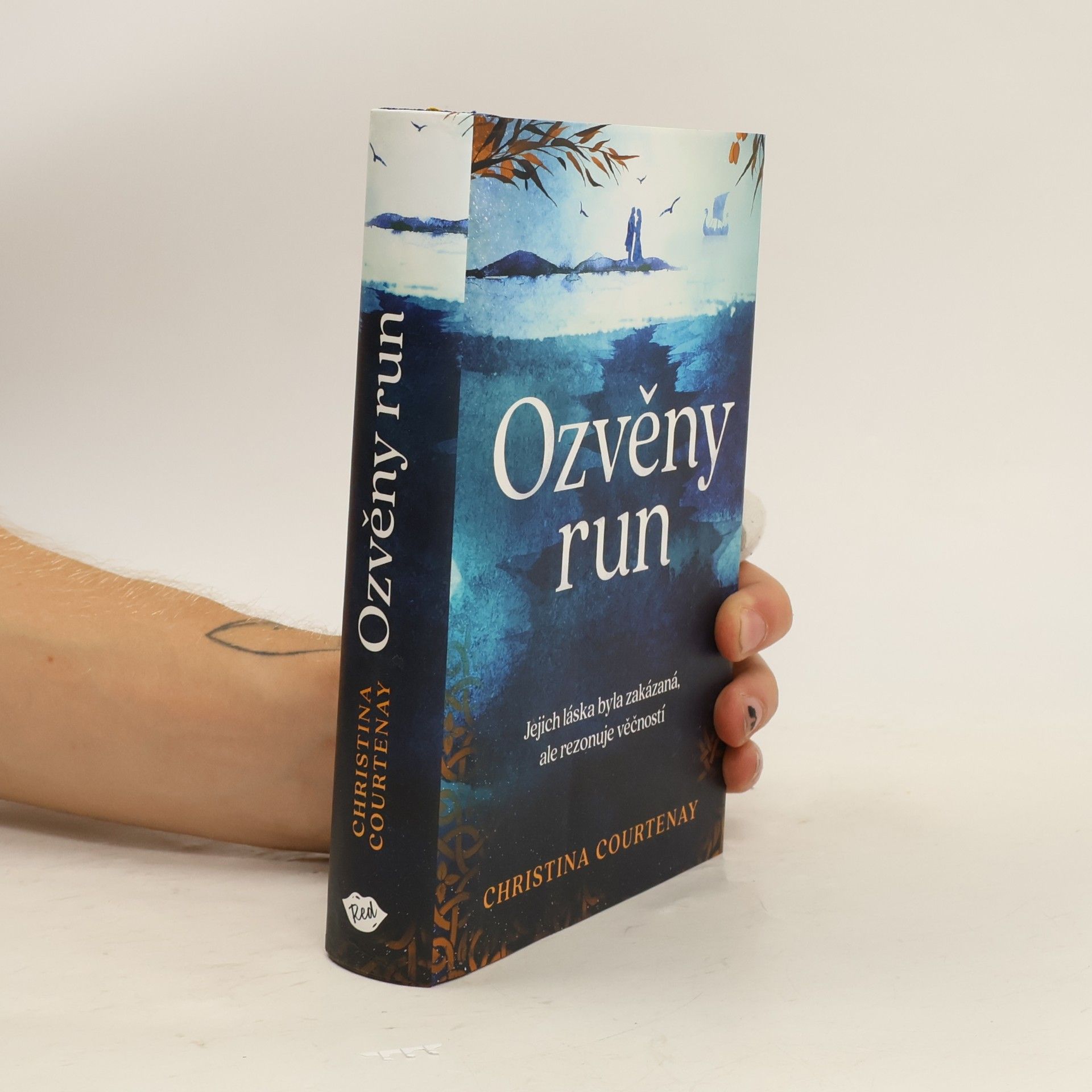 Christina Courtenay Ozvěny run