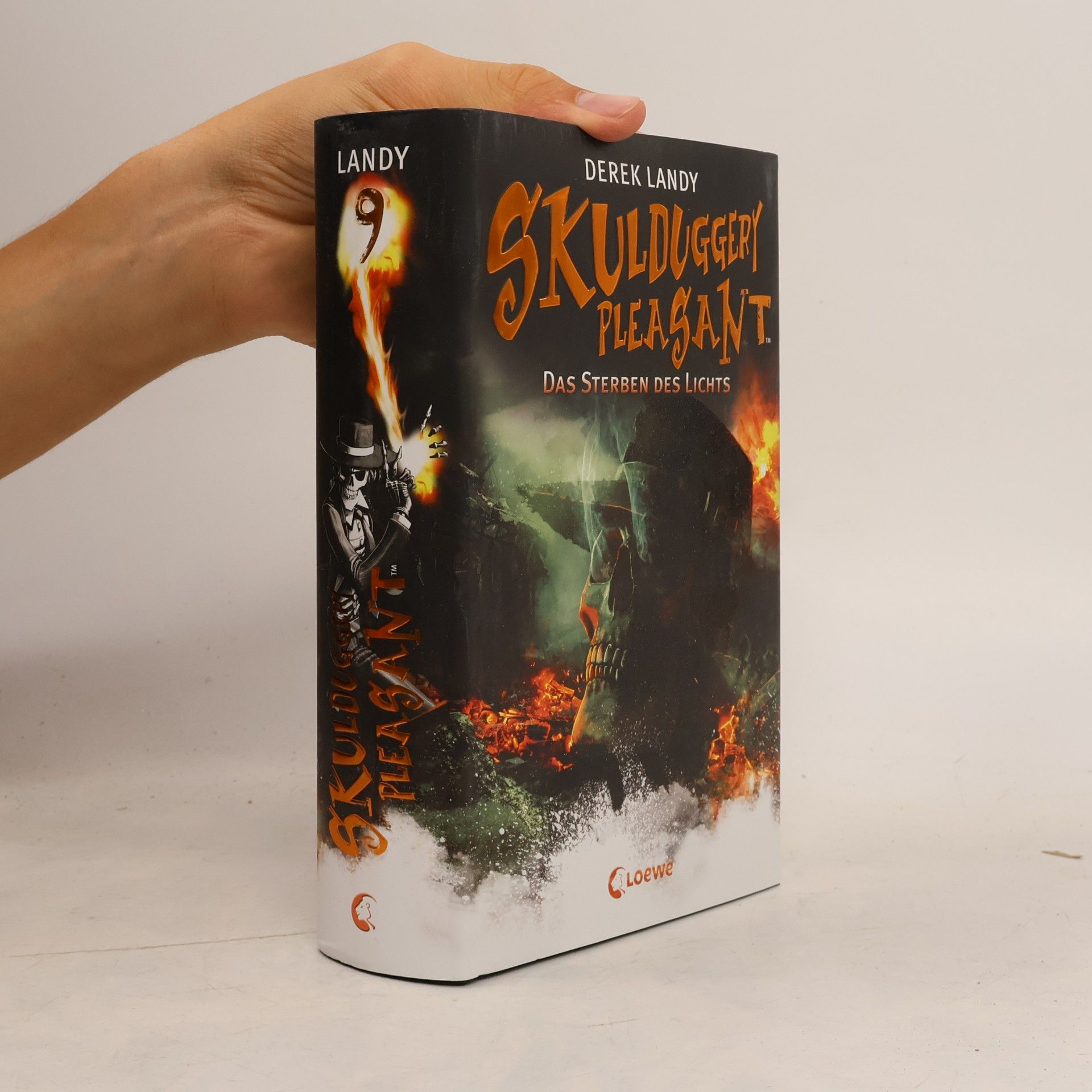 Derek Landy Skulduggery Pleasant 9