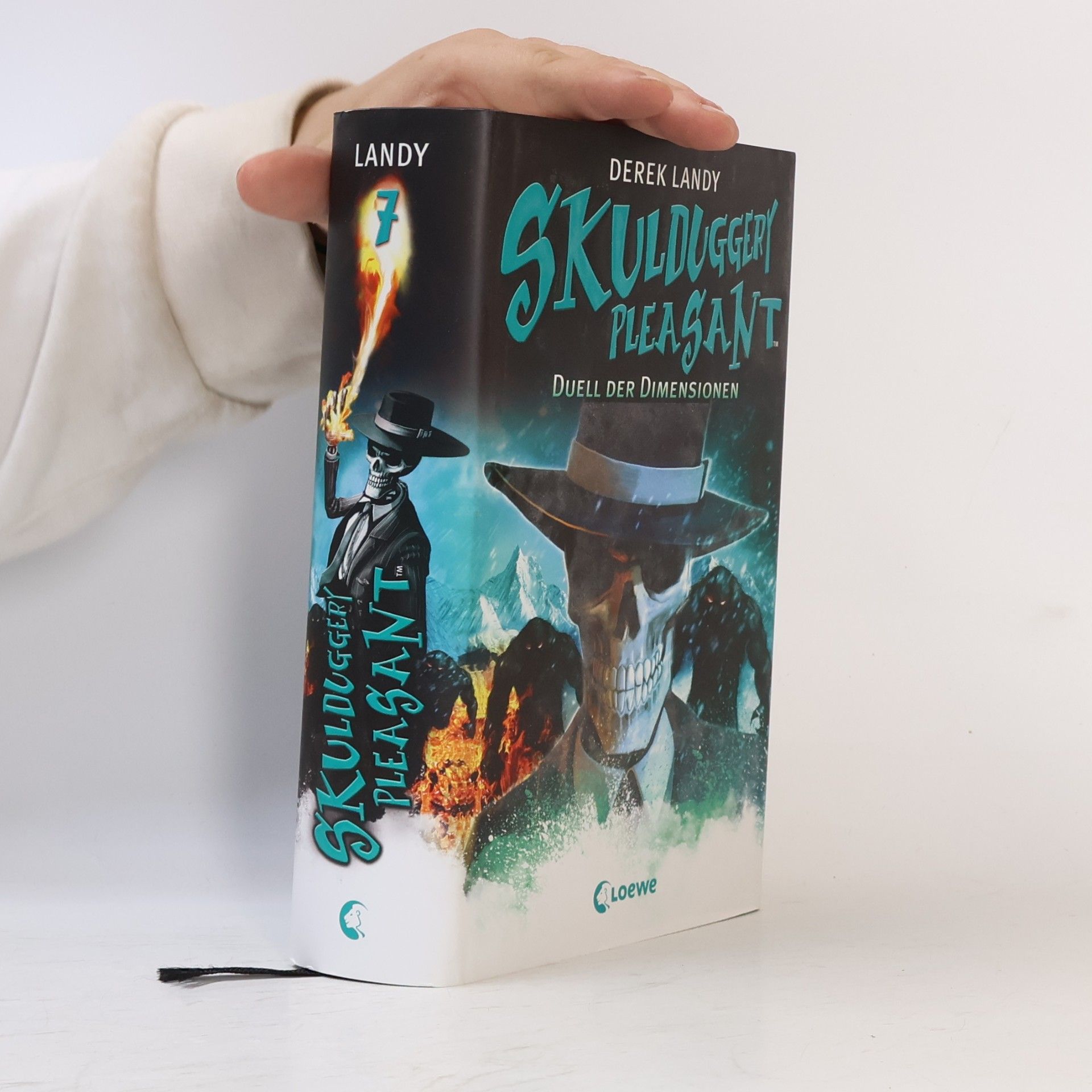 Derek Landy Skulduggery Pleasant. Duell der Dimensionen