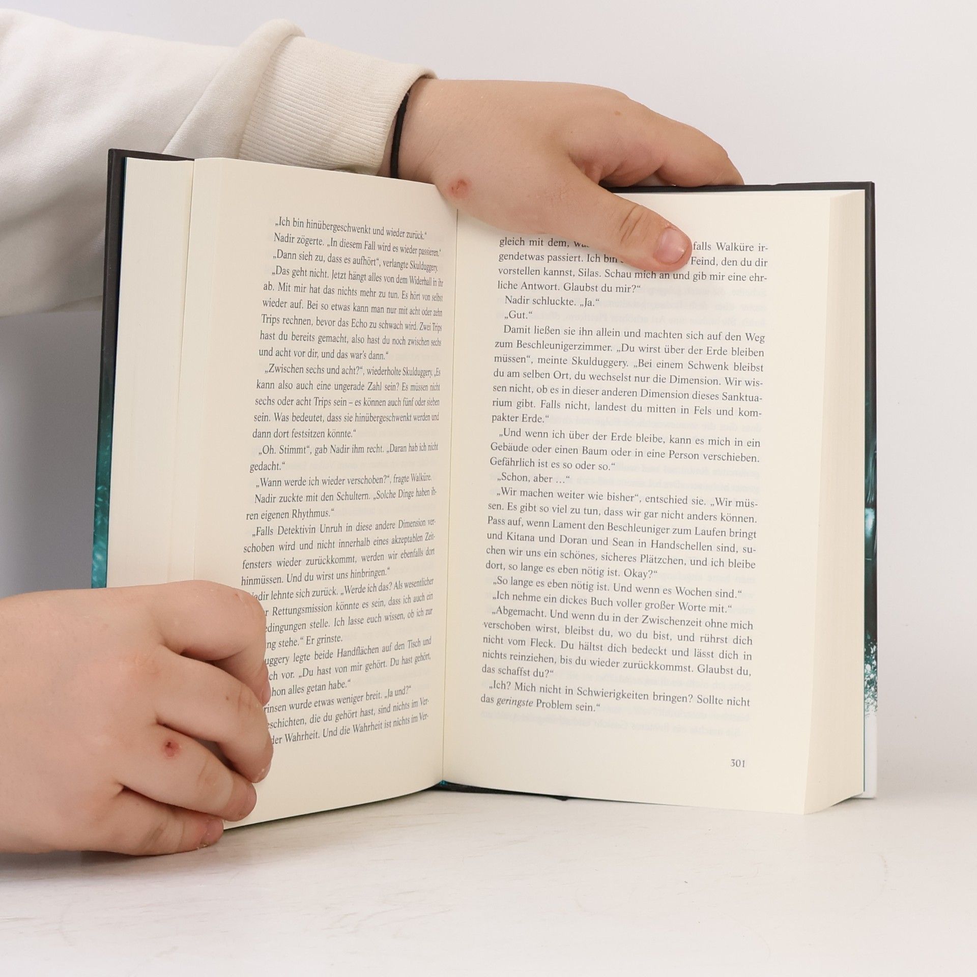 Derek Landy Skulduggery Pleasant. Duell der Dimensionen