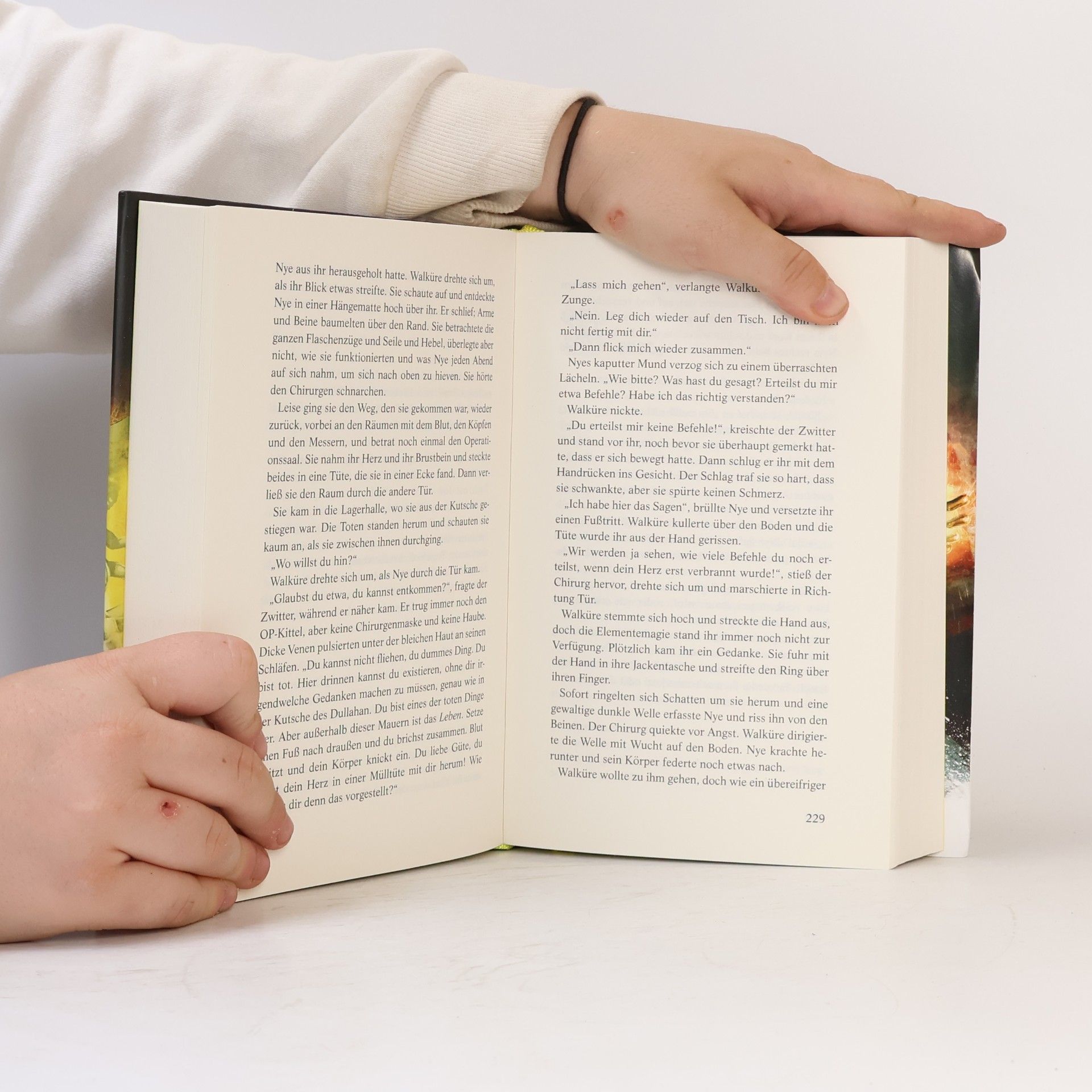 Derek Landy Skulduggery Pleasant 5