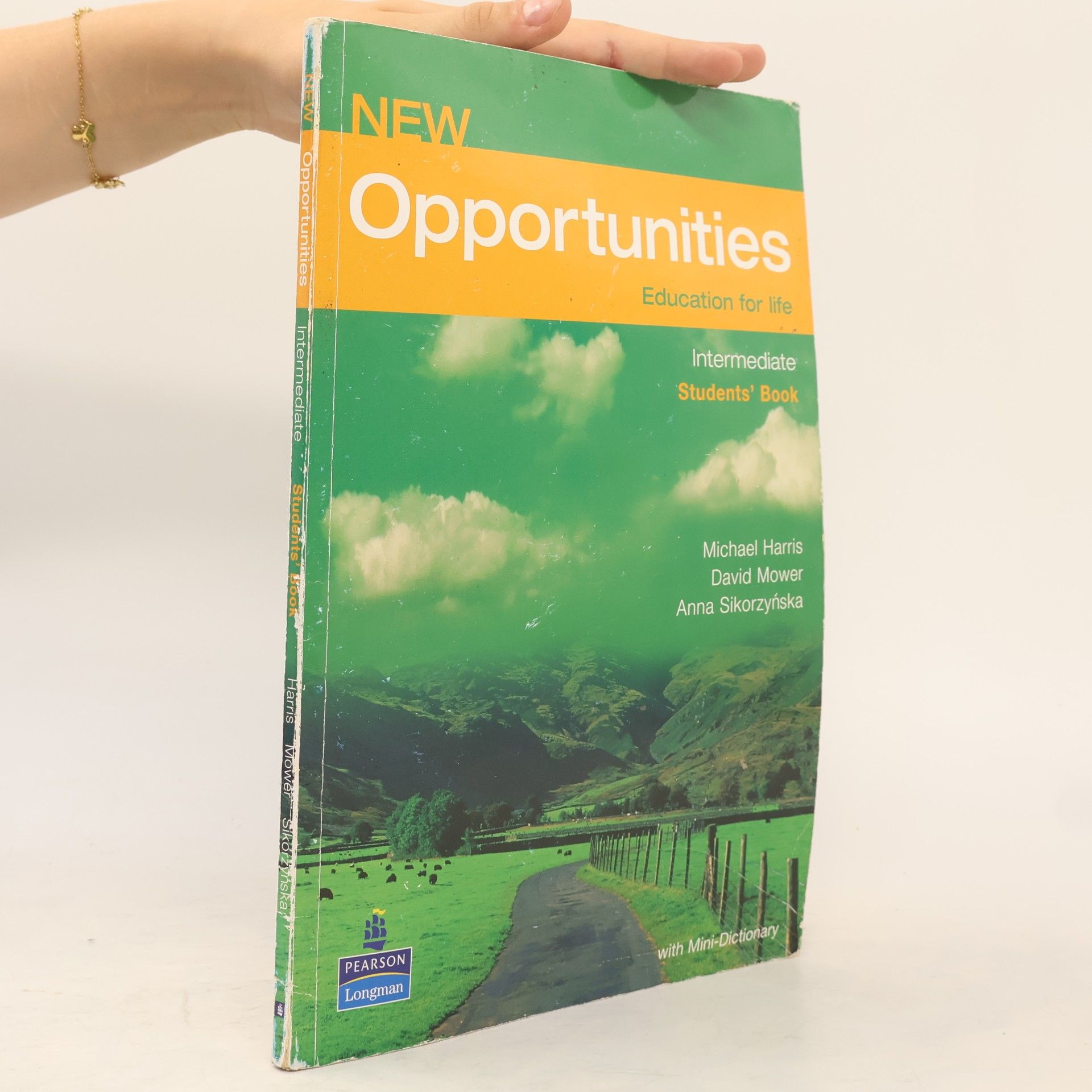 Kolektiv autorů New Opportunities. Intermediate. Student's Book with Mini-Dictionary