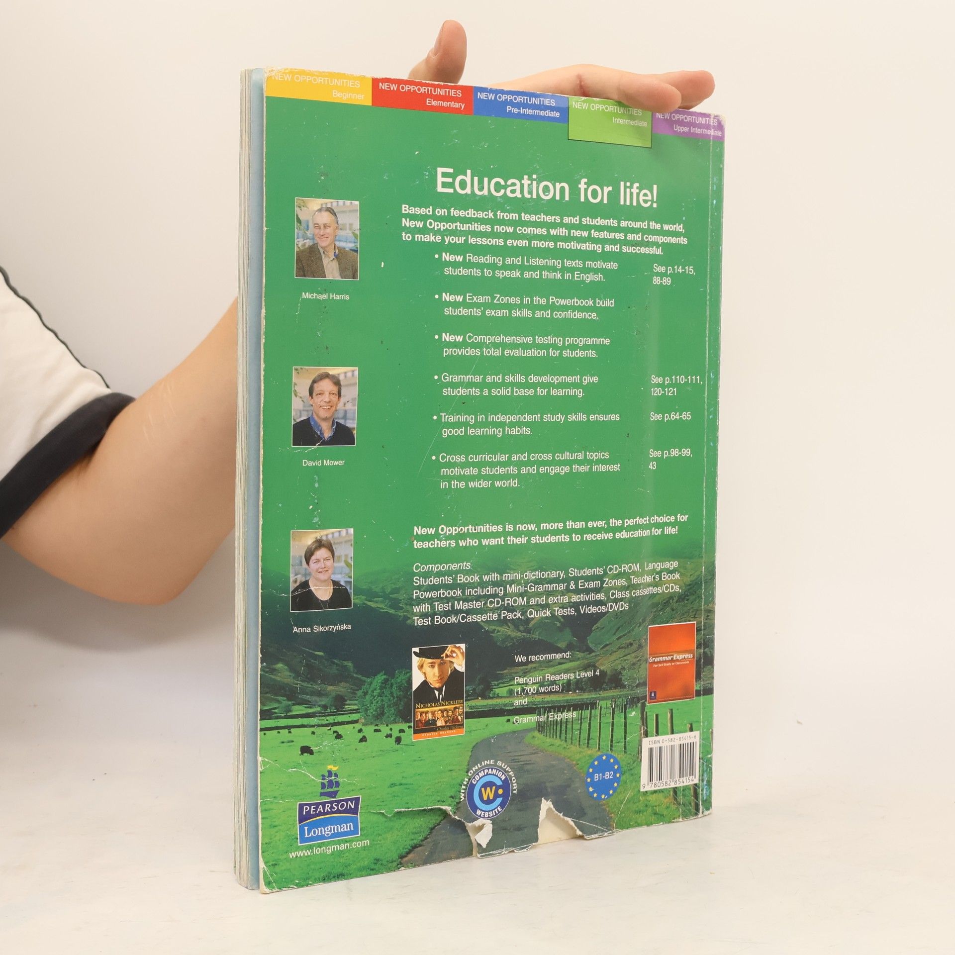 Kolektiv autorů New Opportunities. Intermediate. Student's Book with Mini-Dictionary