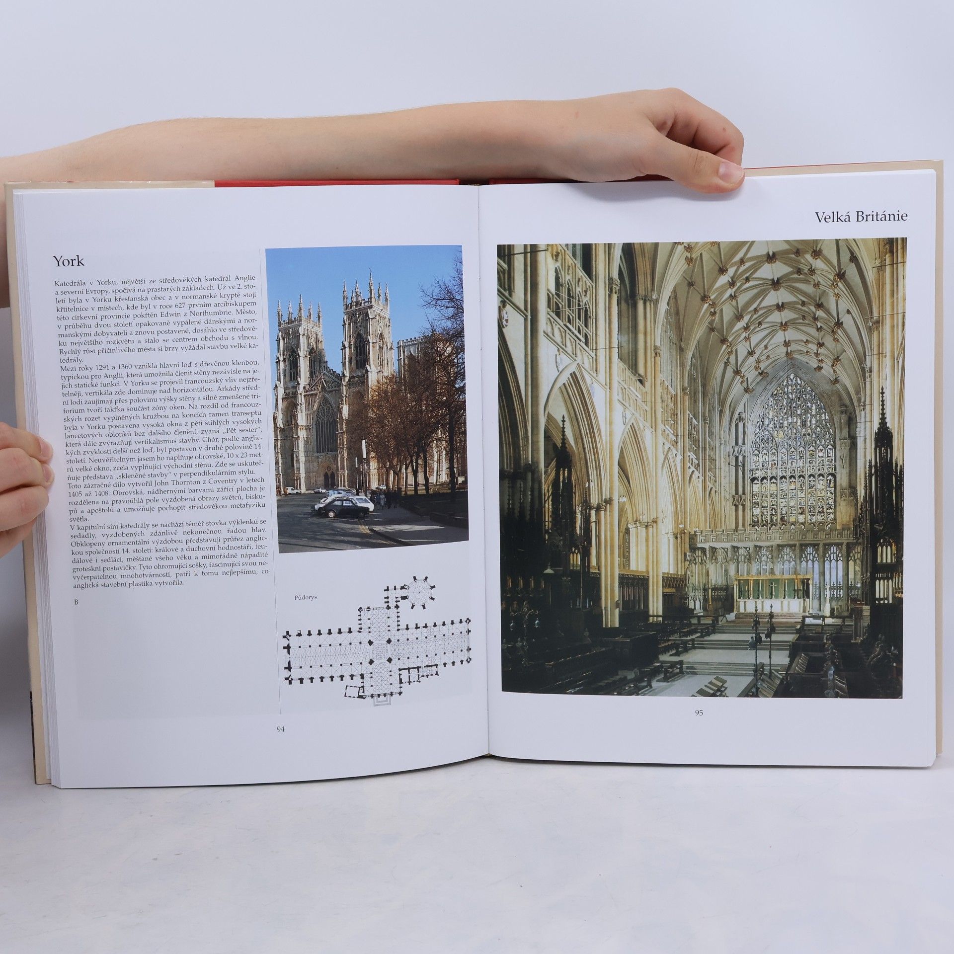 Kolektív autorov Katedrály : sto architektonických klenotů Evropy