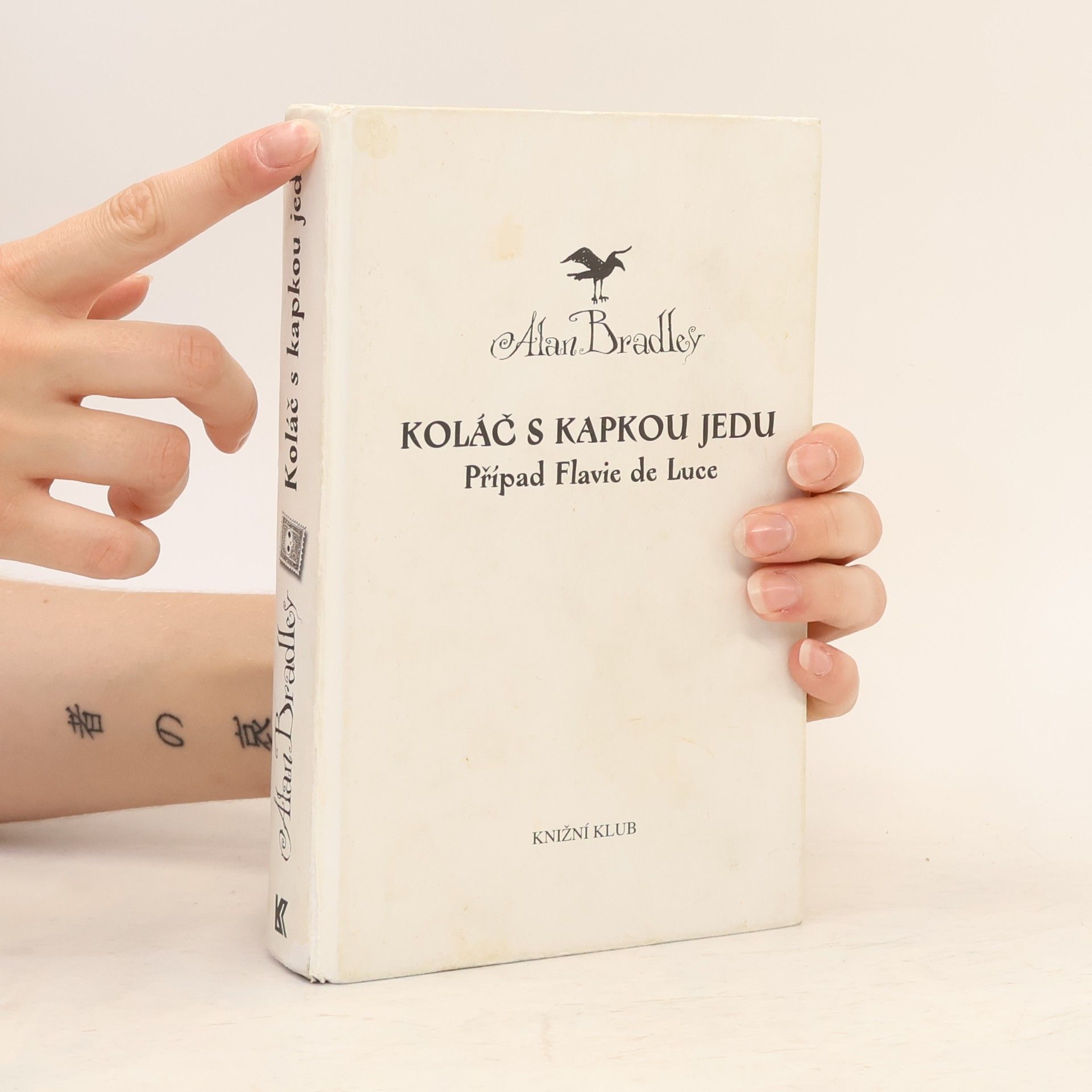 Alan Bradley Koláč s kapkou jedu
