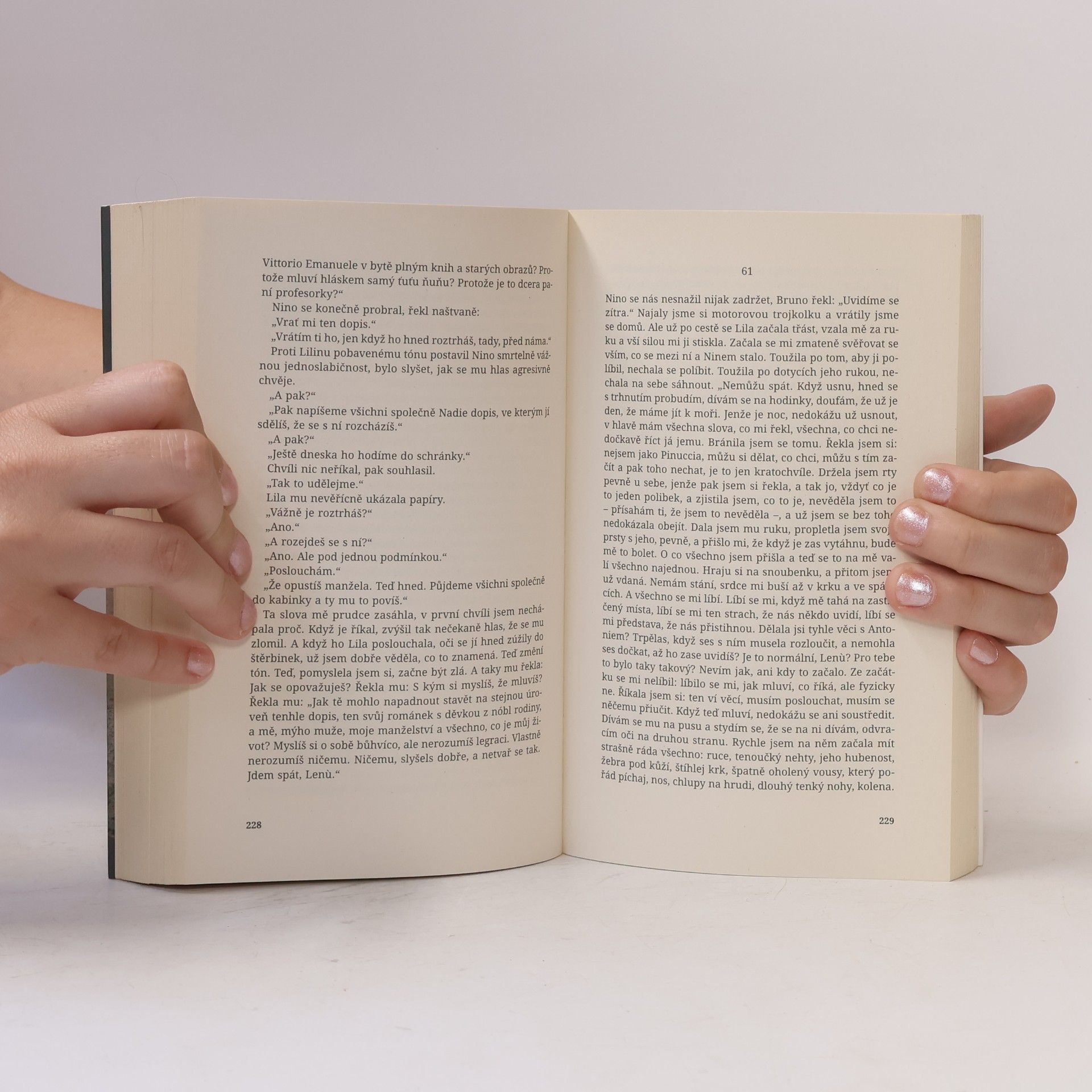 Elena Ferrante Geniální přítelkyně 2. Příběh nového jména