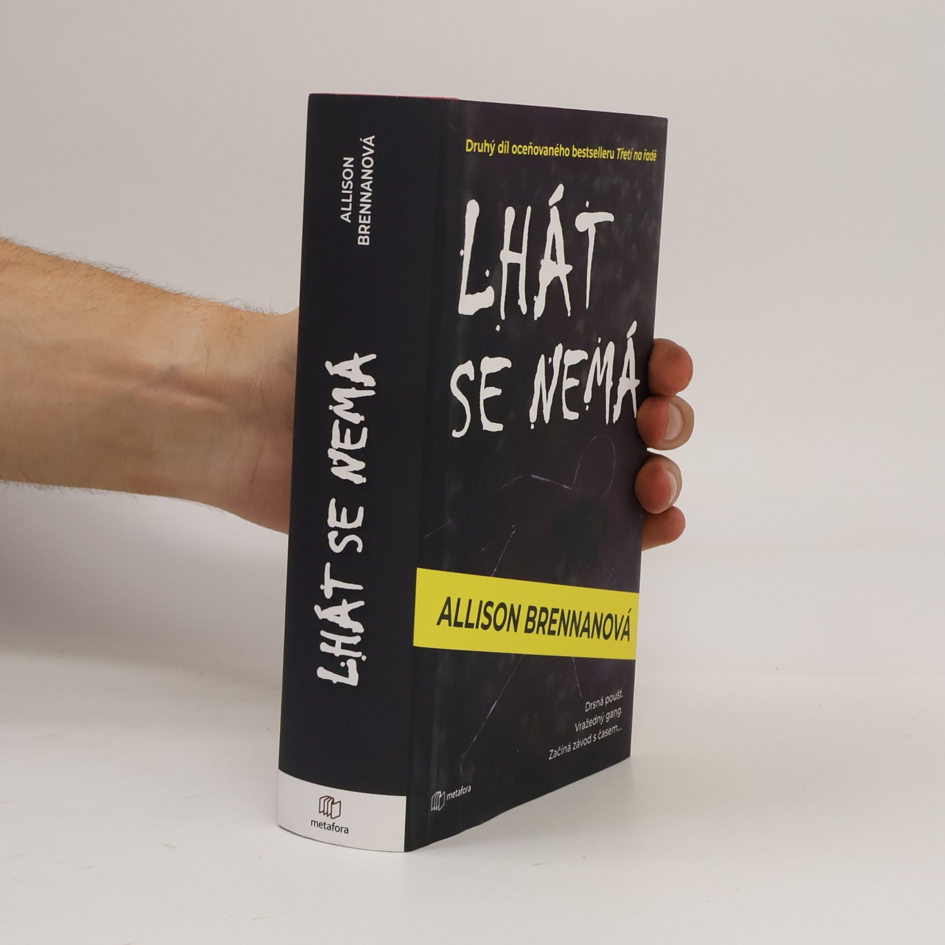 Lhát se nemá