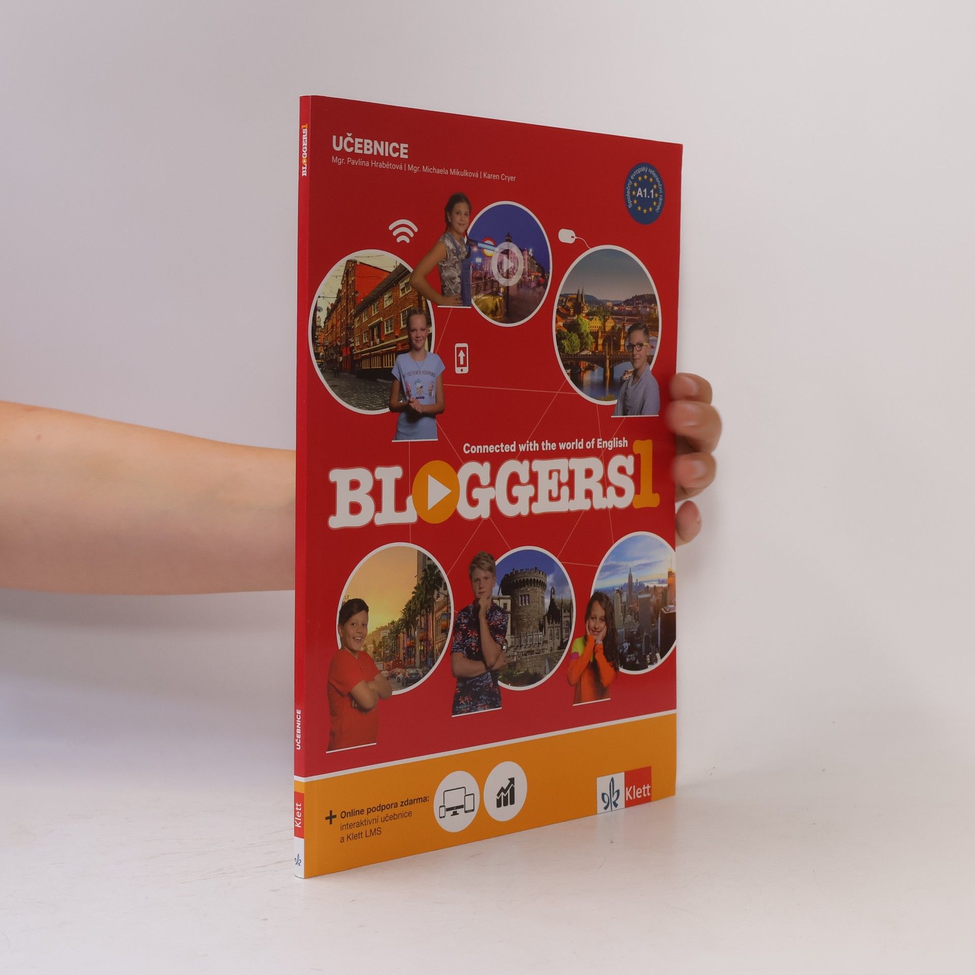 Auteurscollectief Bloggers 1. Connected with the World of English