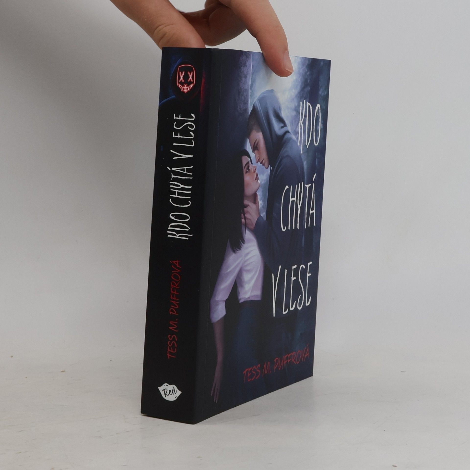 Tess M. Puffrová Kdo chytá v lese