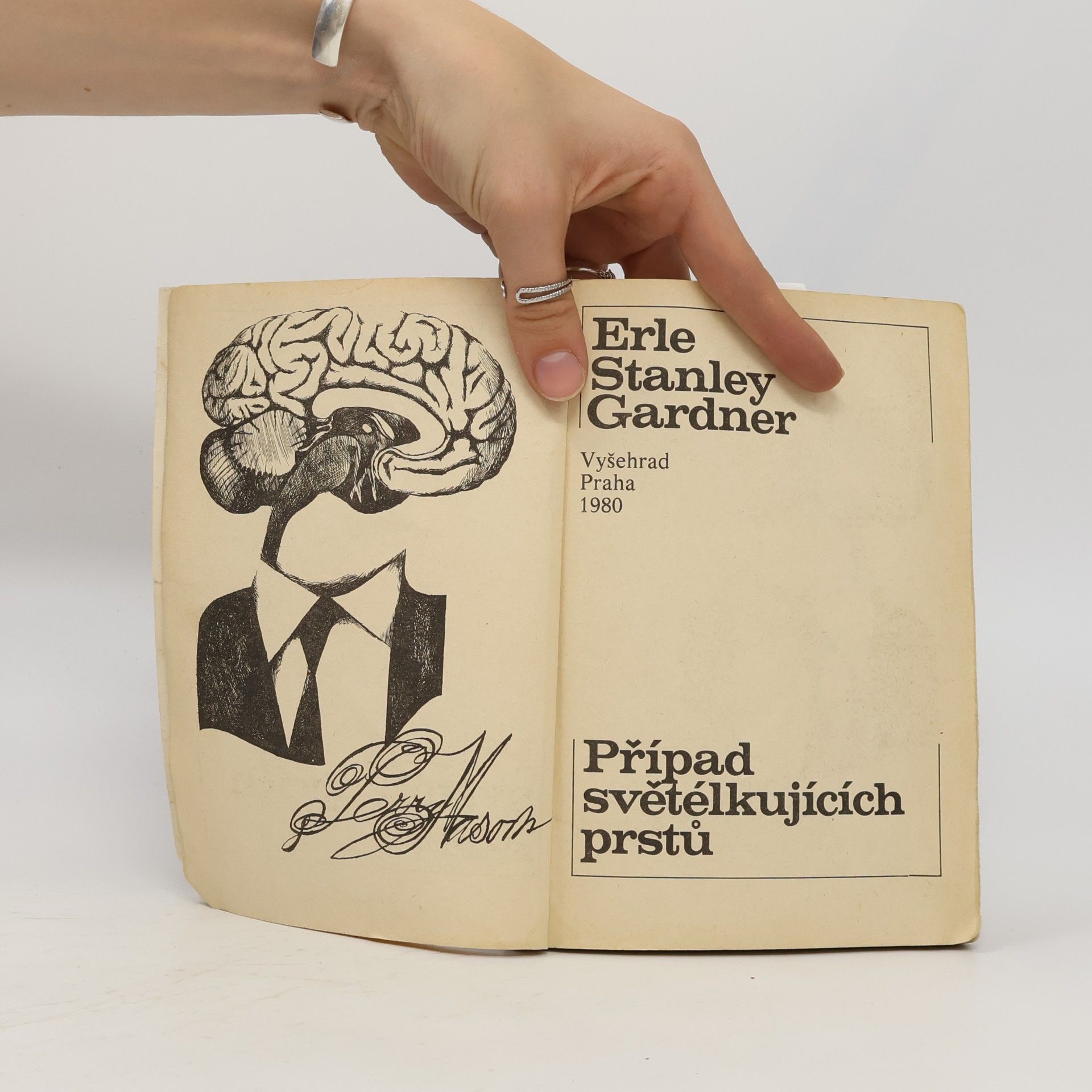 Erle Stanley Gardner Případ světélkujících prstů