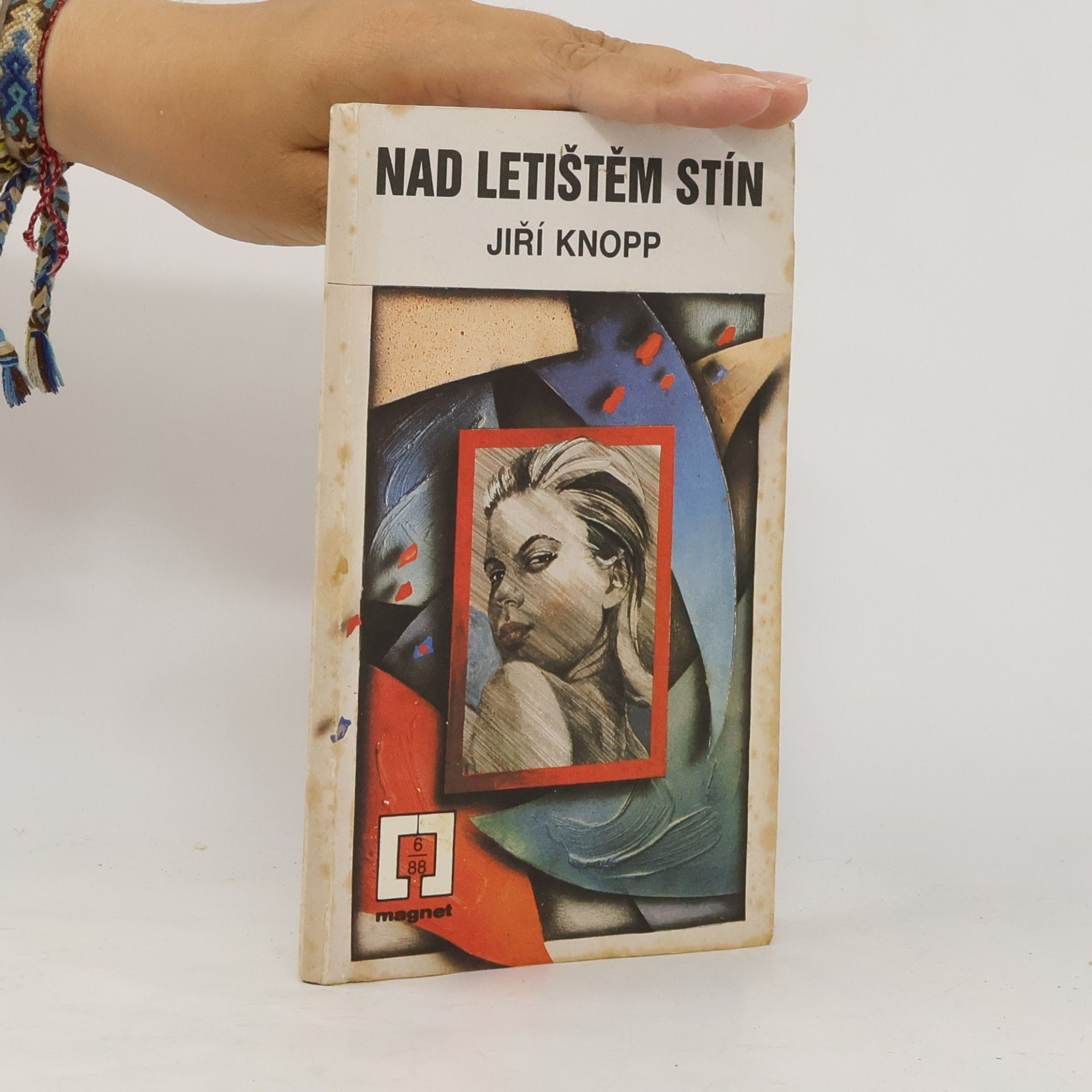 Jiří Knopp Nad letištěm stín