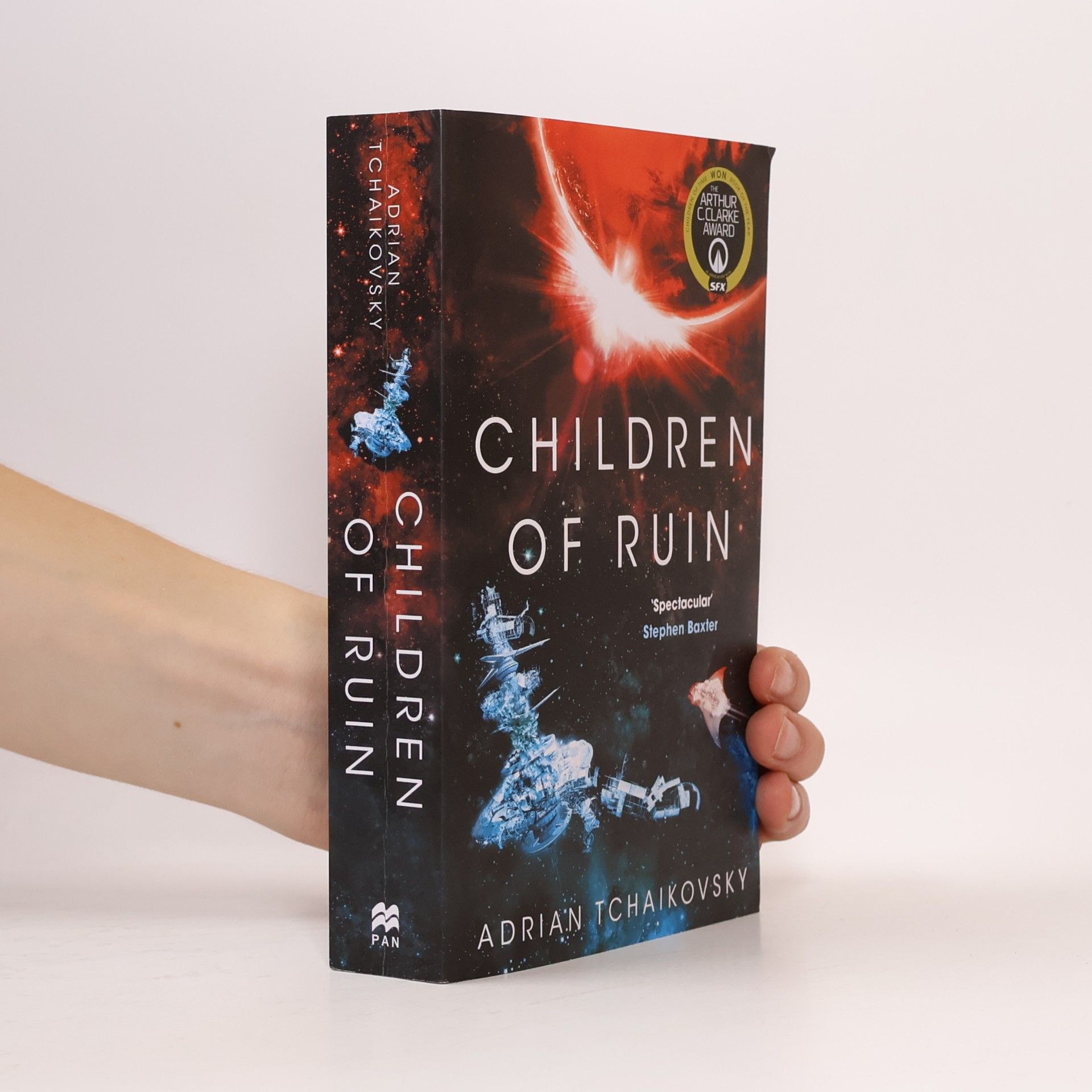 Adrian Tchaikovsky Children of Ruin