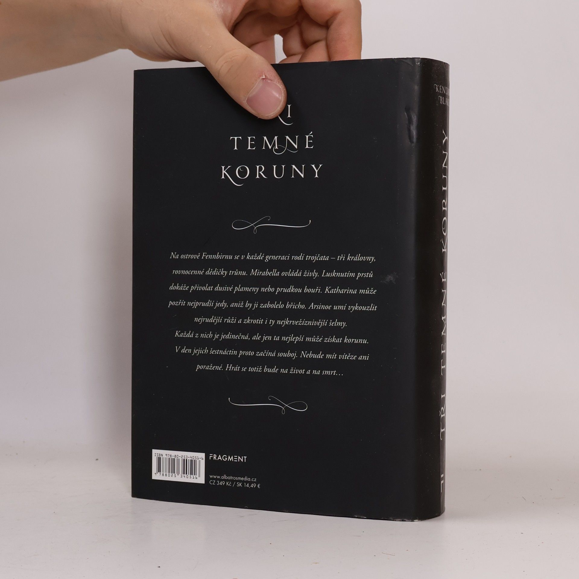 Kendare Blake Tři temné koruny