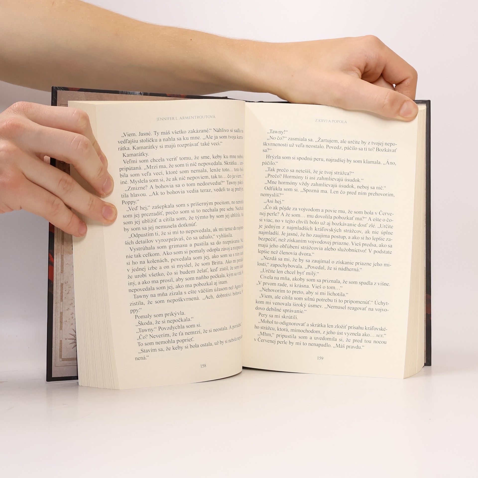 Jennifer L. Armentrout Z krvi popola