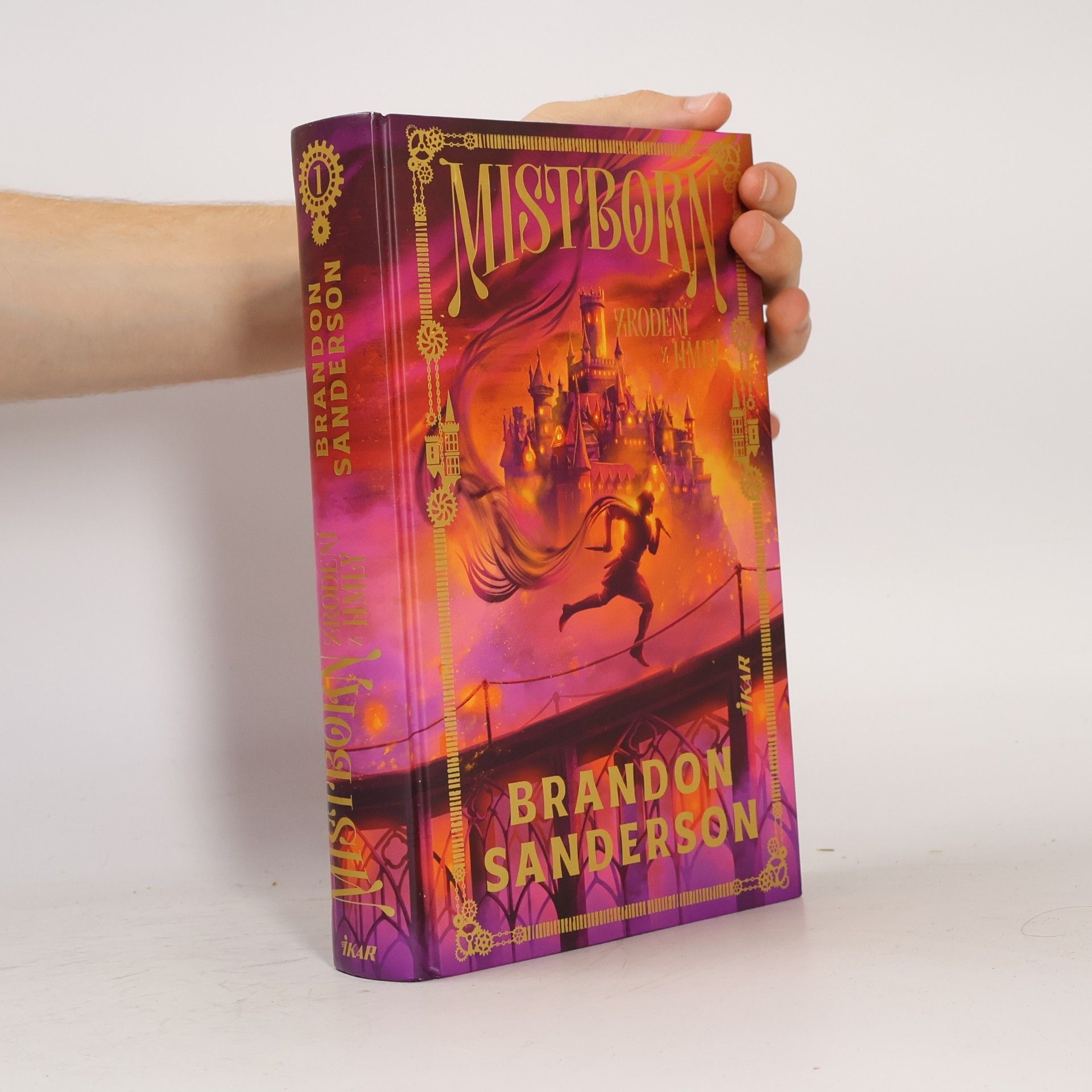 Brandon Sanderson Mistborn: Zrodení z hmly