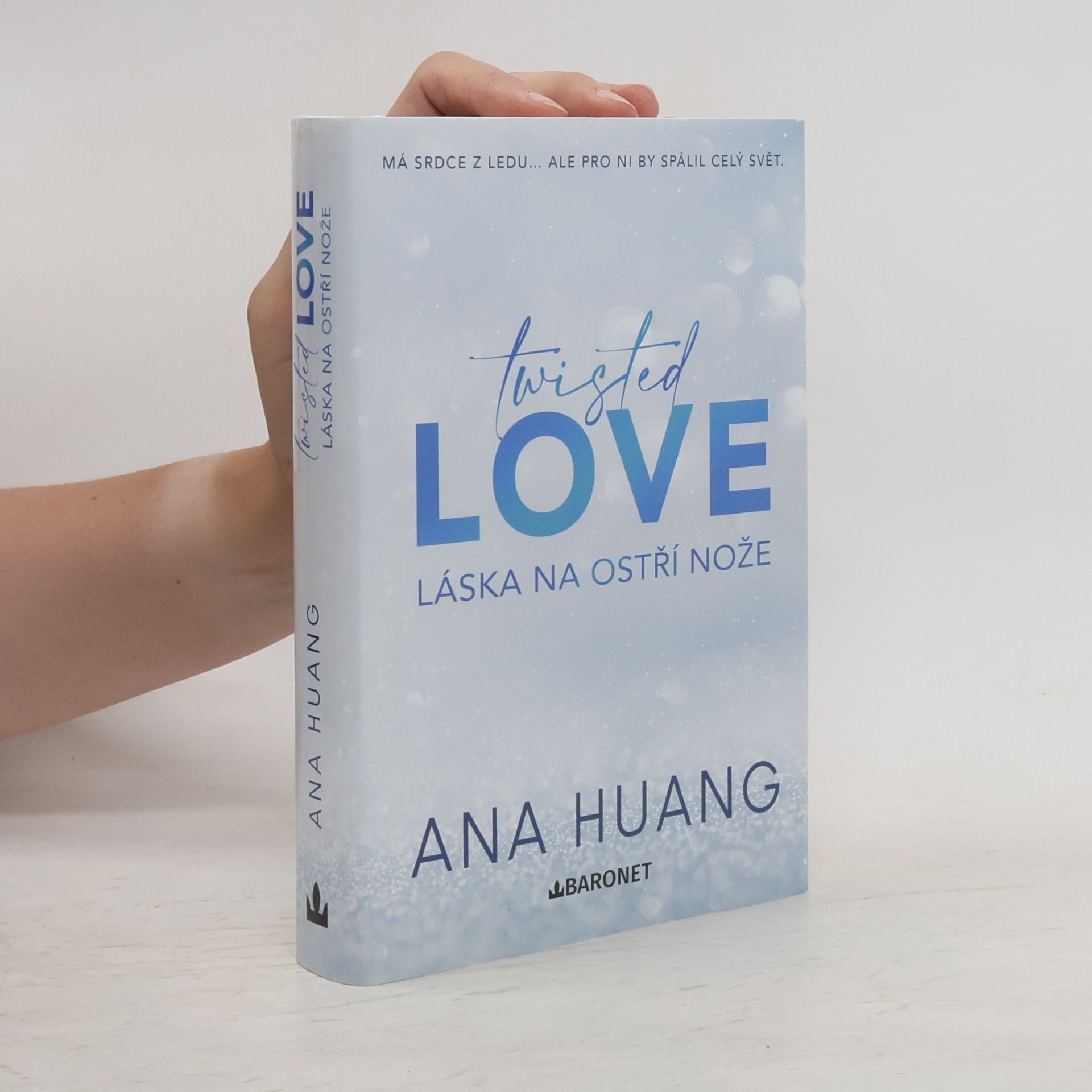 Ana Huang Twisted love. Láska na ostří nože