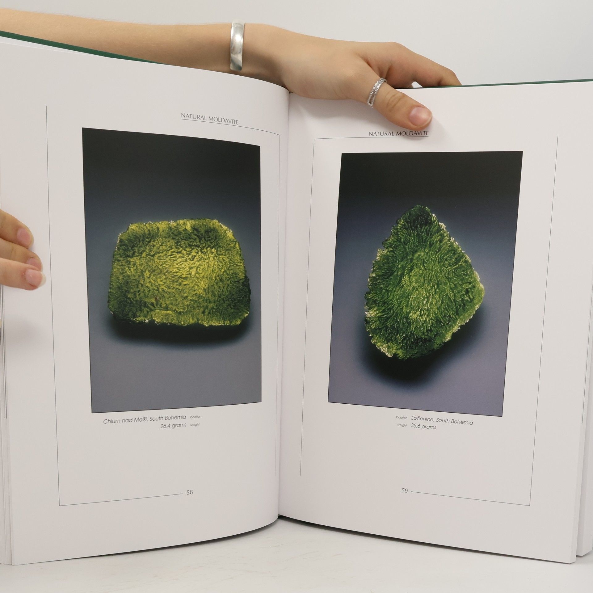 Ladislav David Rejl Moldavite. The gemstone that fell to the Earth