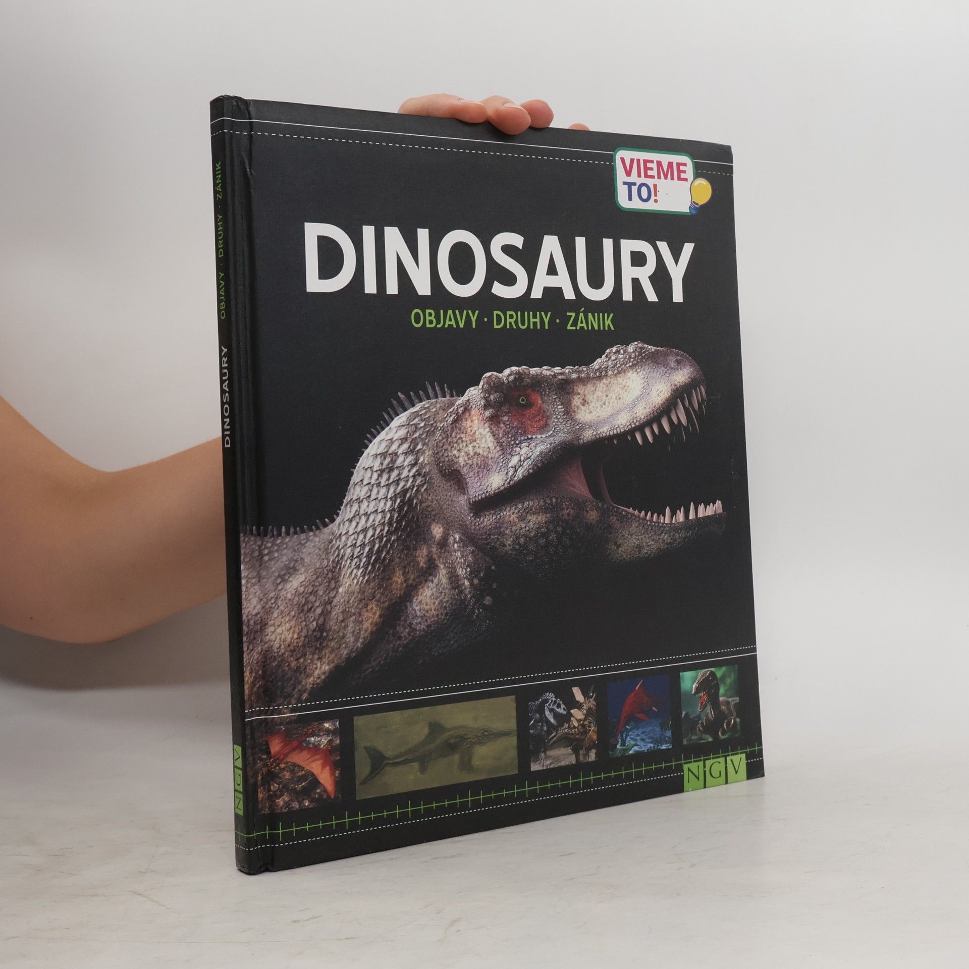 AA.VV. Dinosaury