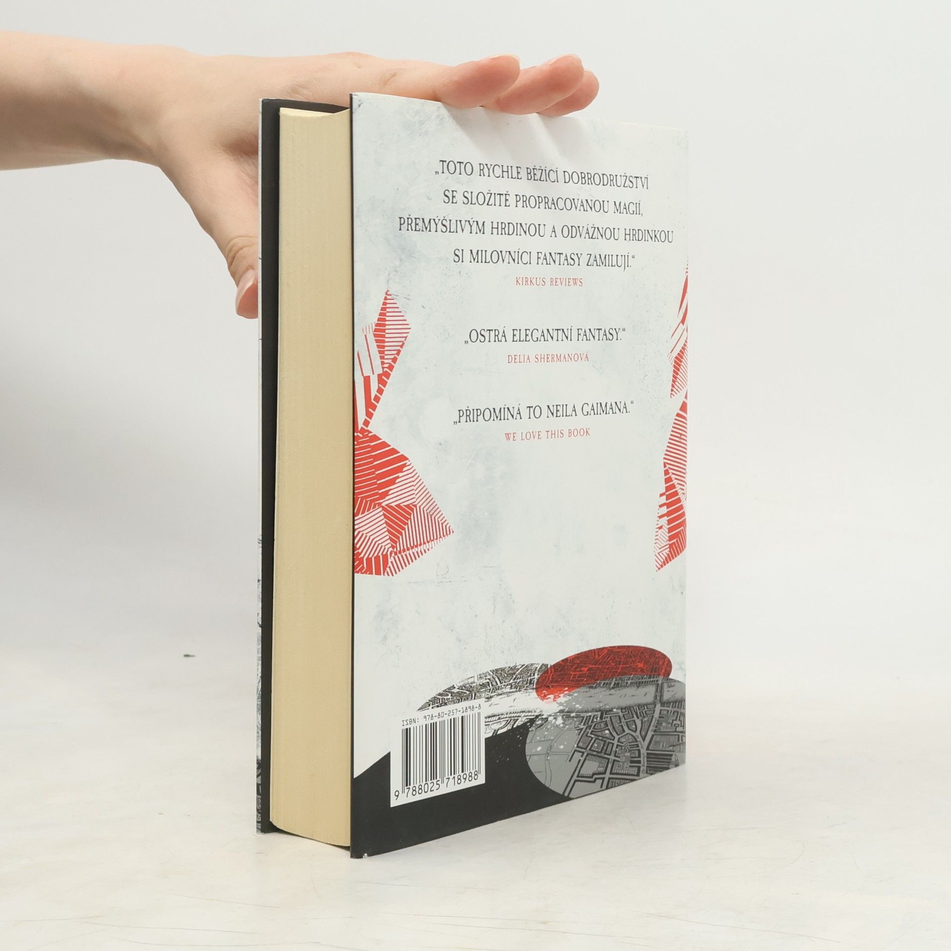 Victoria Schwab Temnější tvář magie
