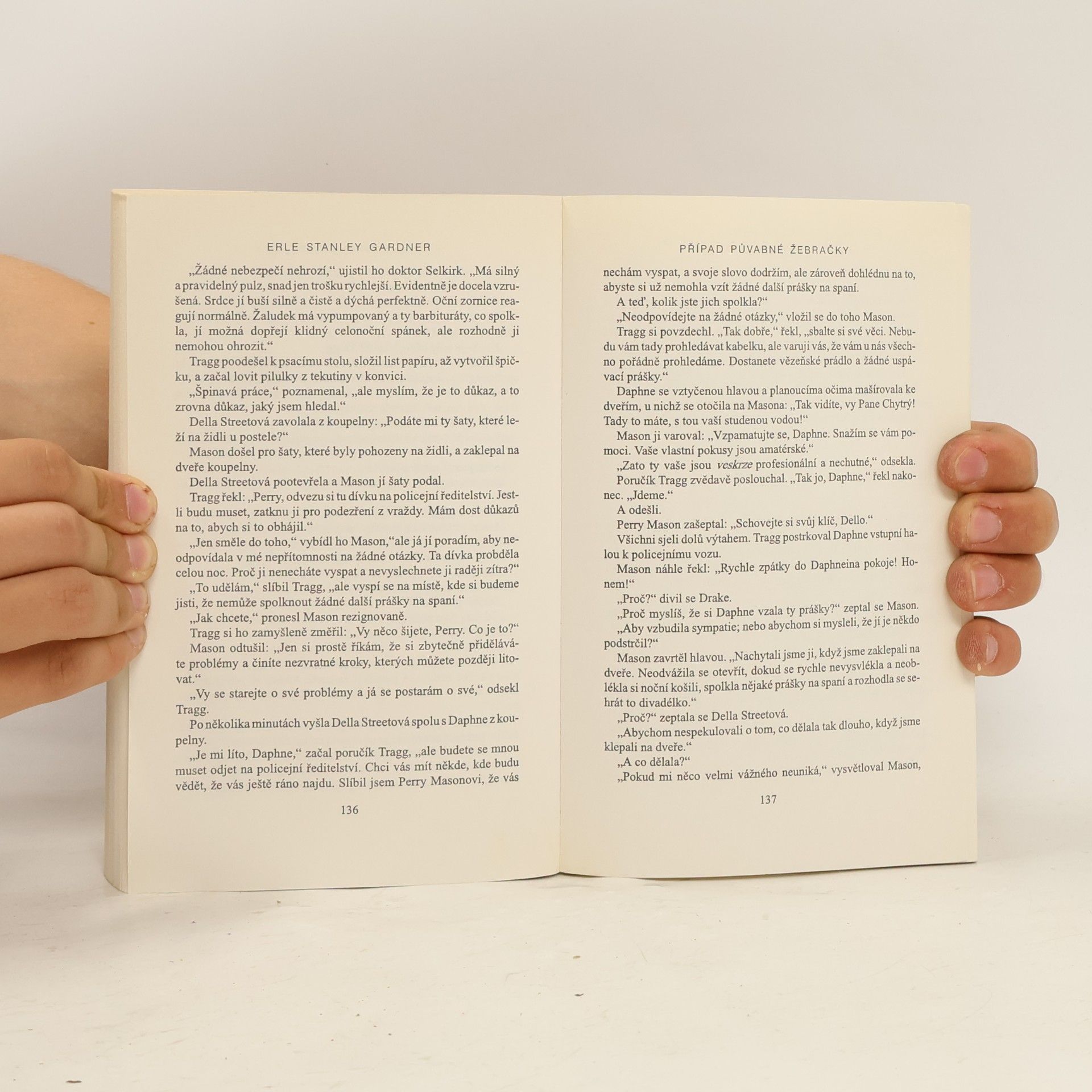 Erle Stanley Gardner 2x detektivní román - Případ půvabné žebračky. Falešný kufr