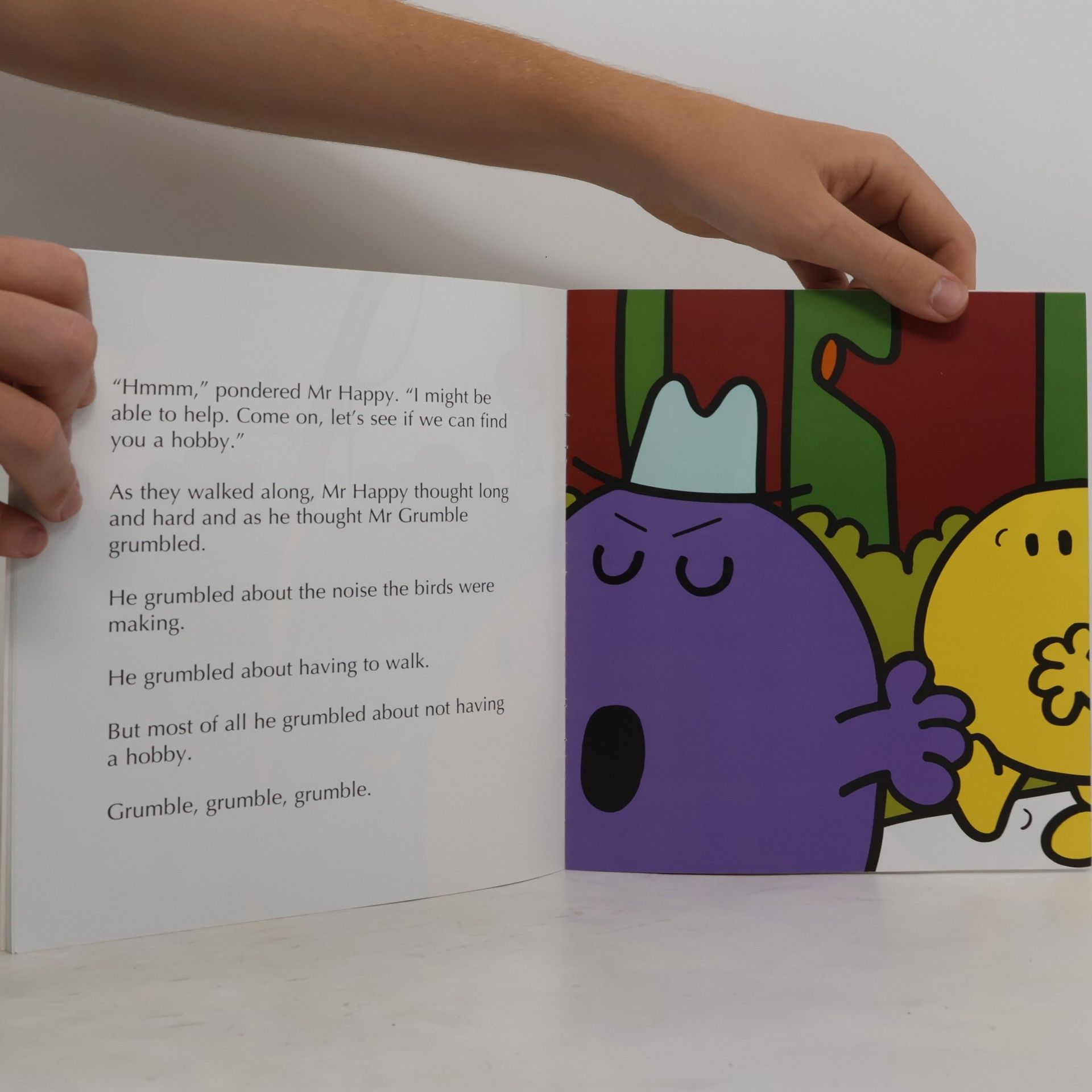 Roger Hargreaves Mr Happy Finds a Hobby