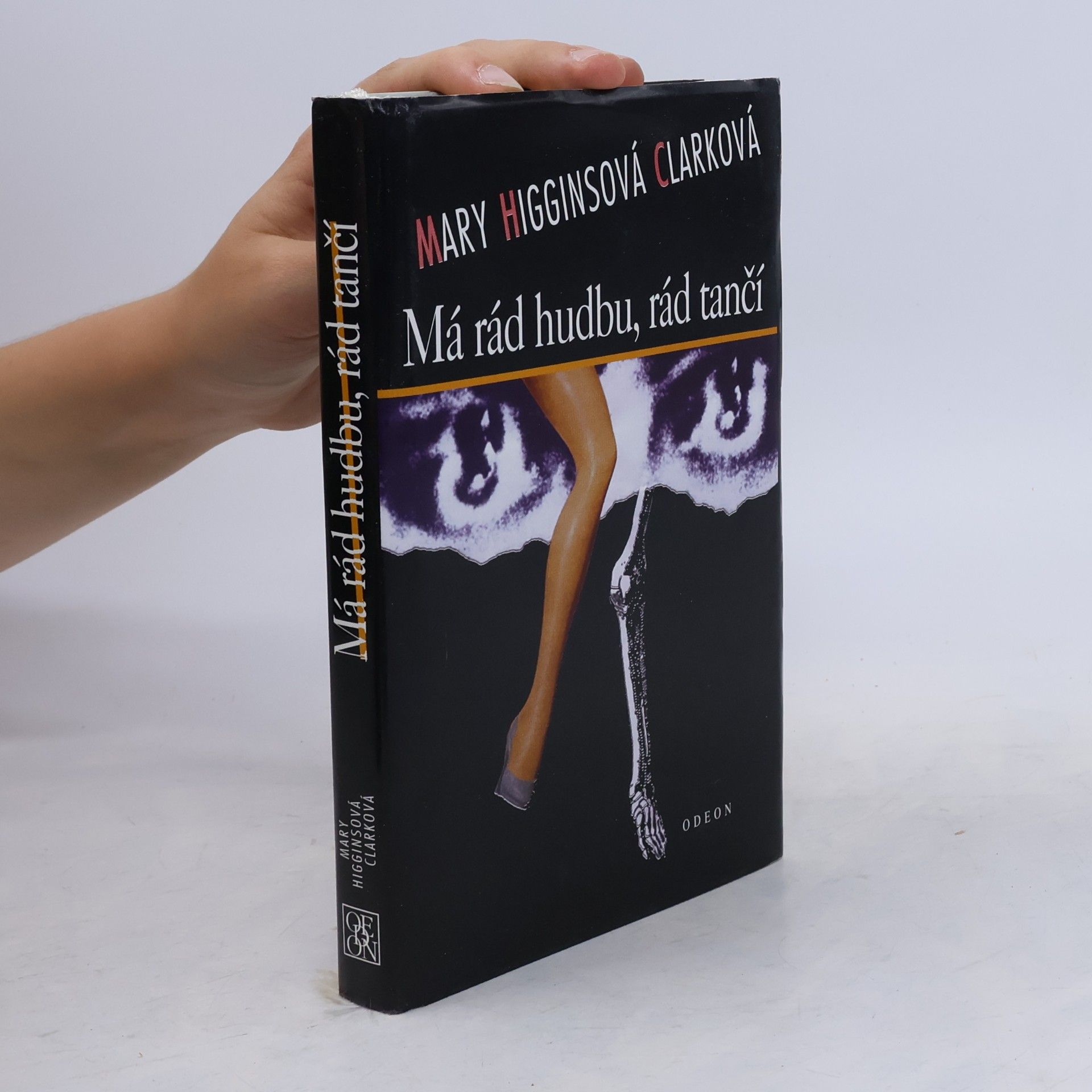 Mary Higgins Clark Má rád hudbu, rád tančí