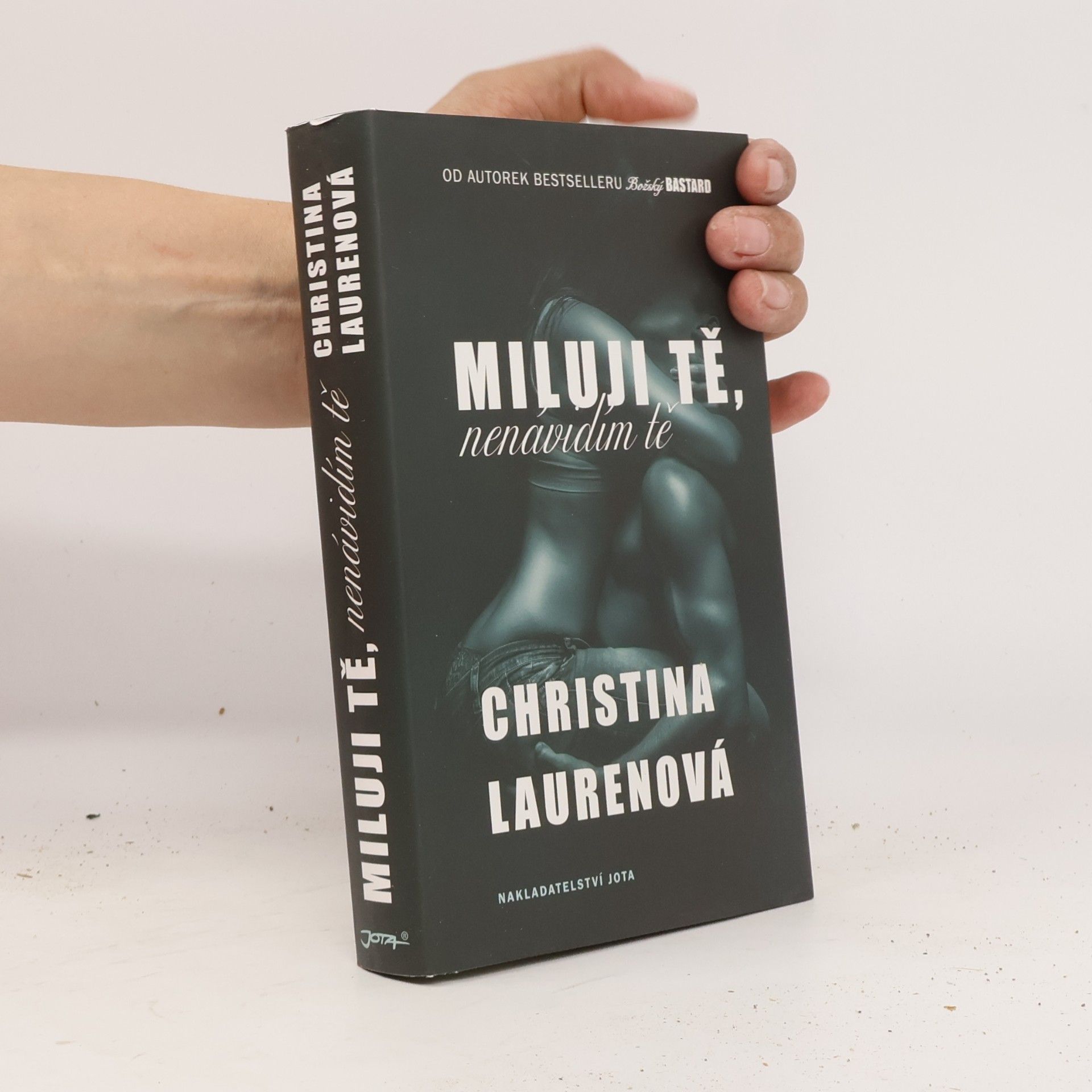 Christina Lauren Miluji tě, nenávidím tě