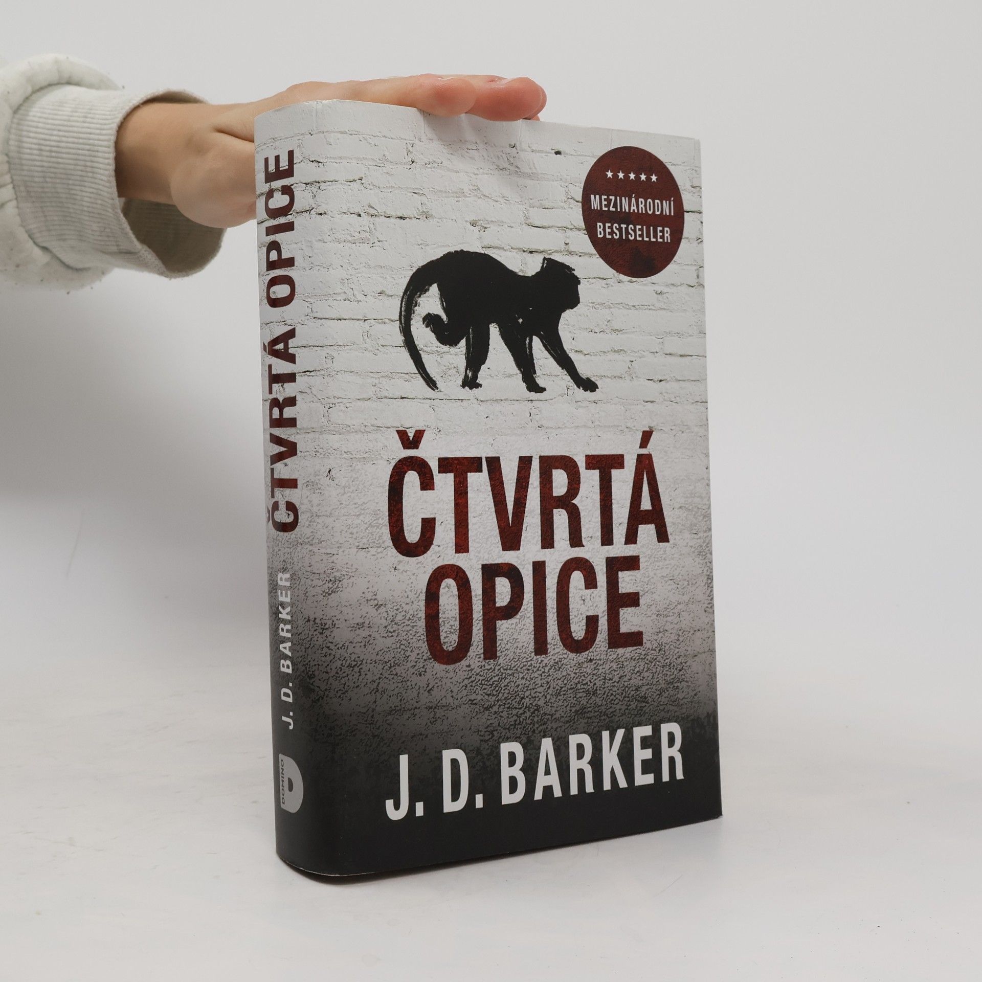 J. D. Barker Čtvrtá opice