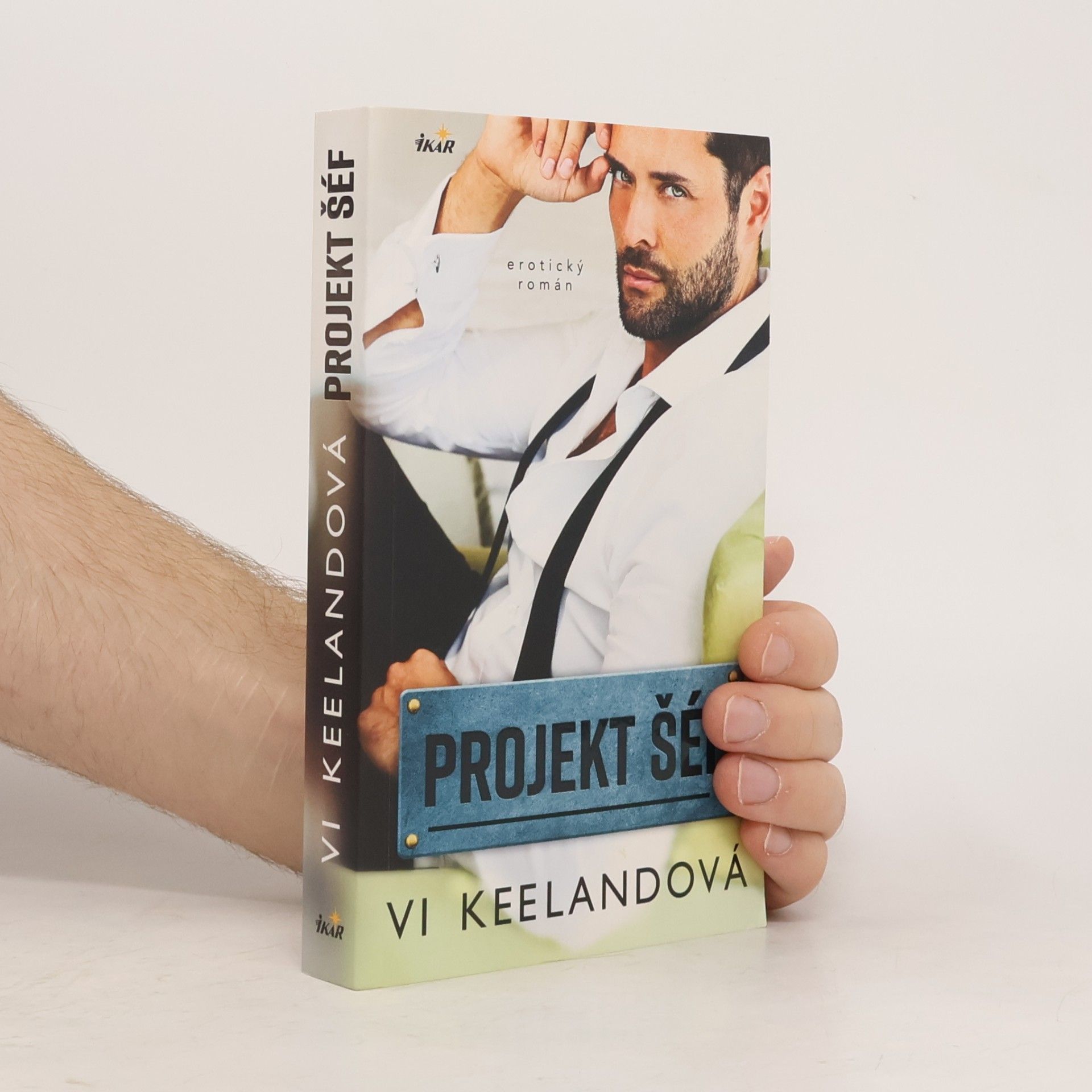Vi Keeland Projekt šéf