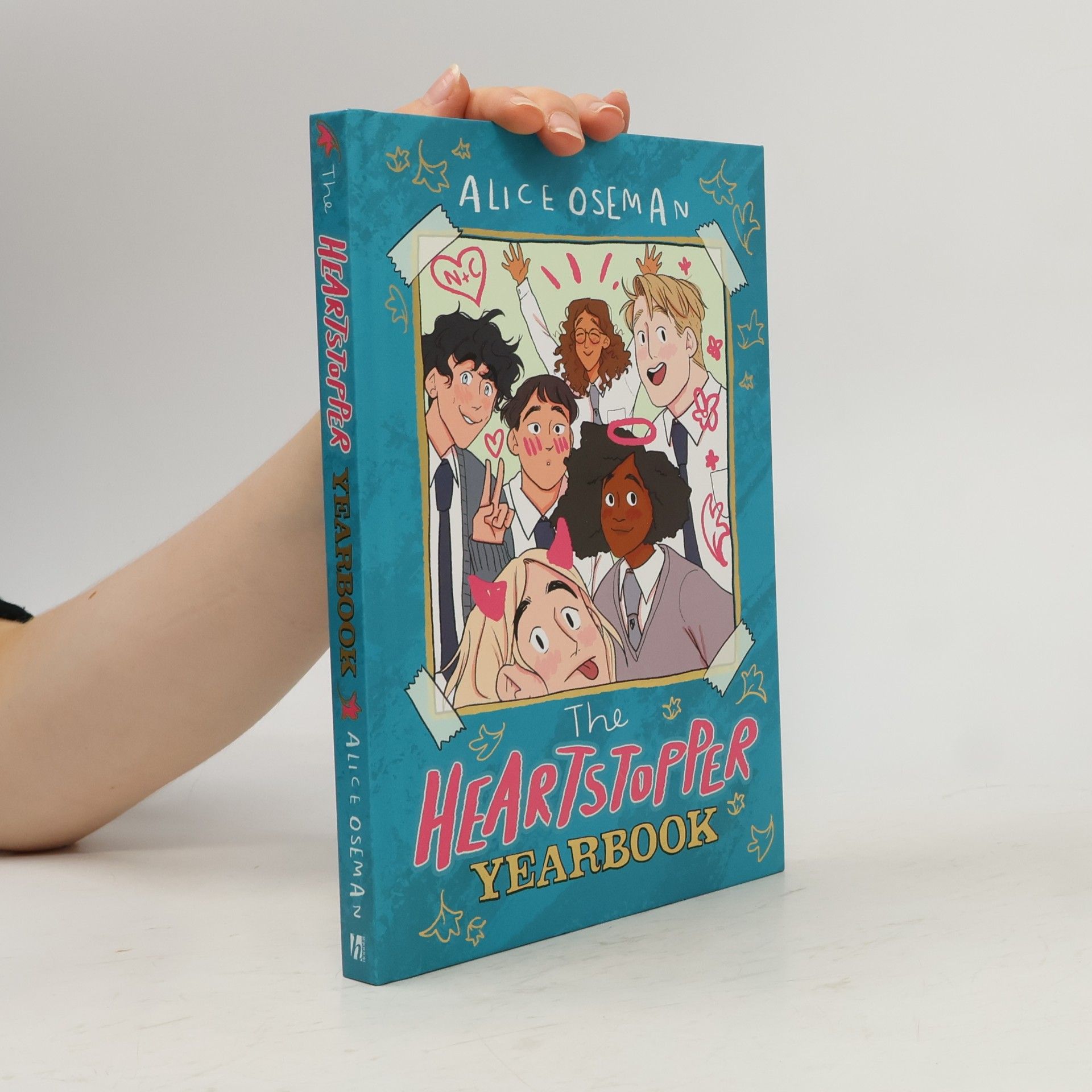 Alice Oseman The Heartstopper yearbook