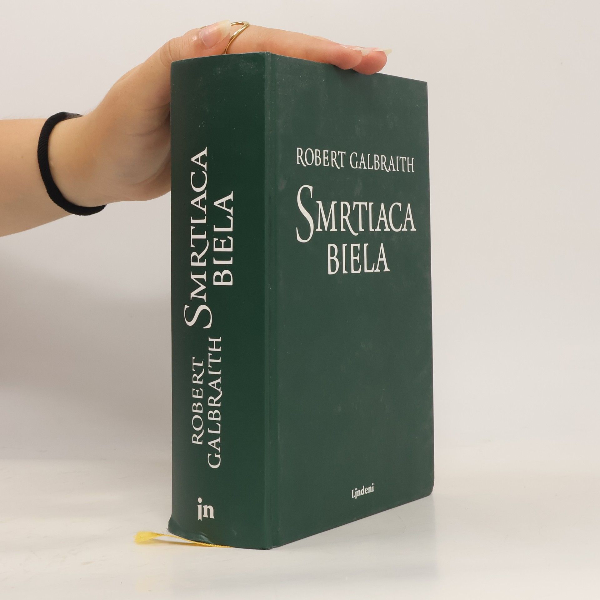 J. K. Rowling Smrtiaca biela