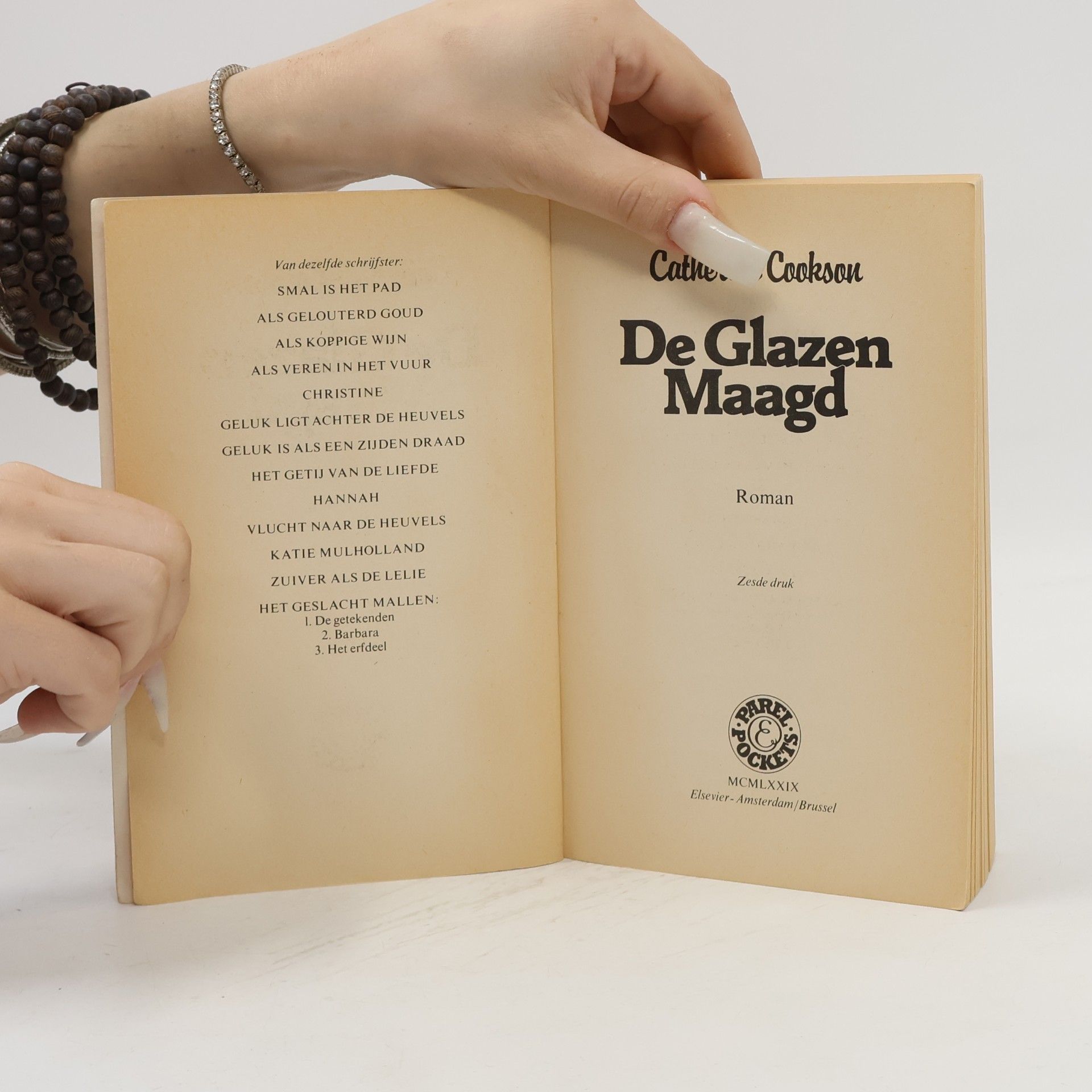 Catherine Cookson De Glazen Maagd