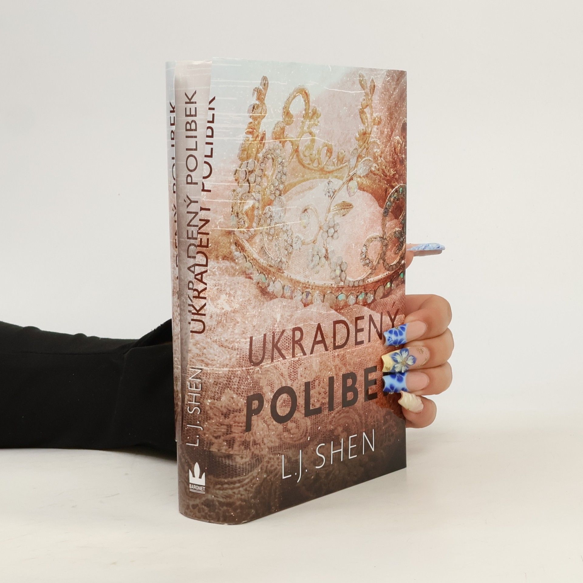 L. J. Shen Ukradený polibek