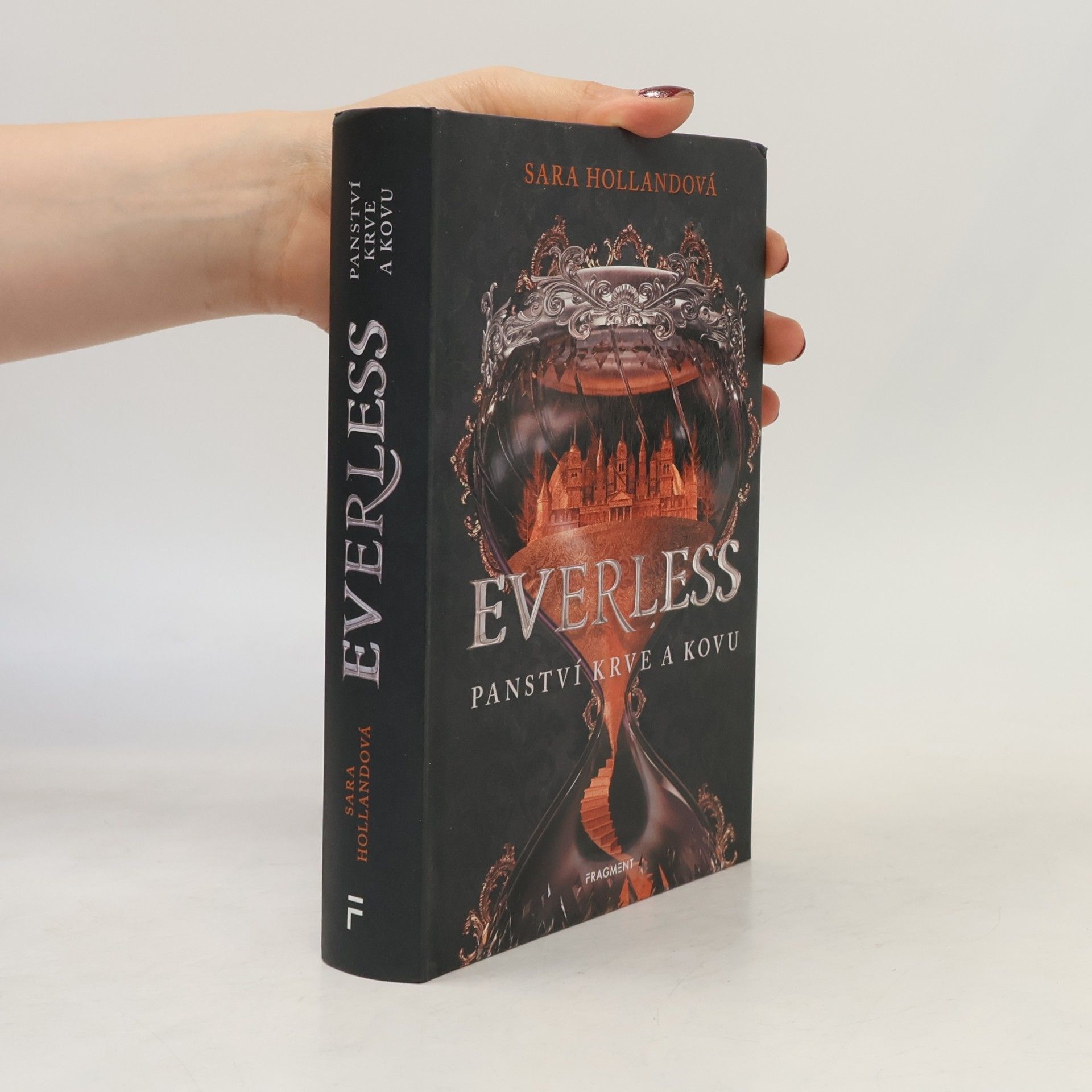 Sara Holland Everless: Panství krve a kovu