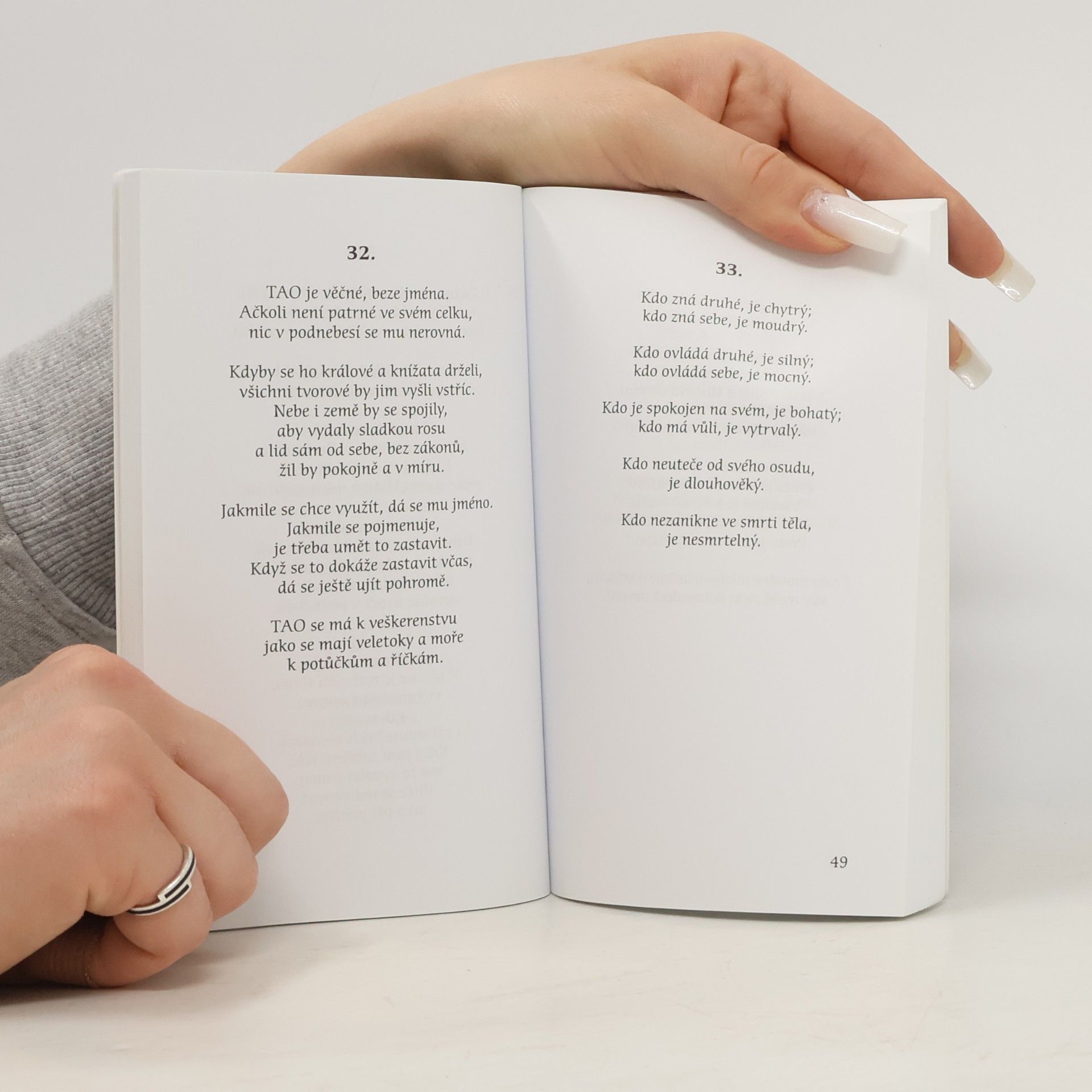 Kolektiv autorů Lao-c’ovo tao-te-ťing. Posvátná kniha o Bohu (TAO) a ctnosti (TE)
