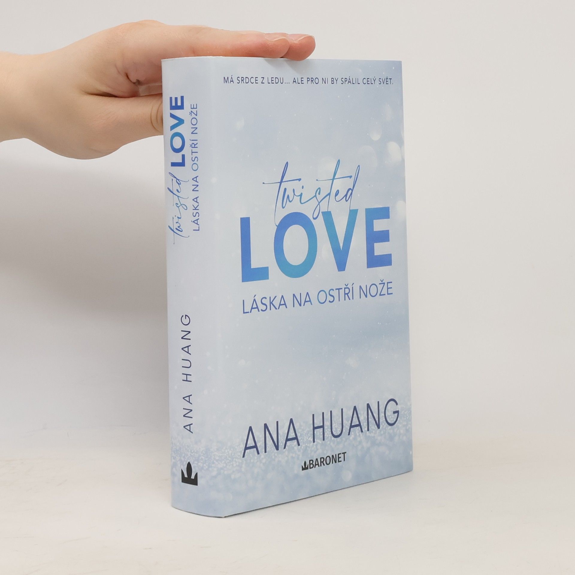 Ana Huang Twisted love. Láska na ostří nože