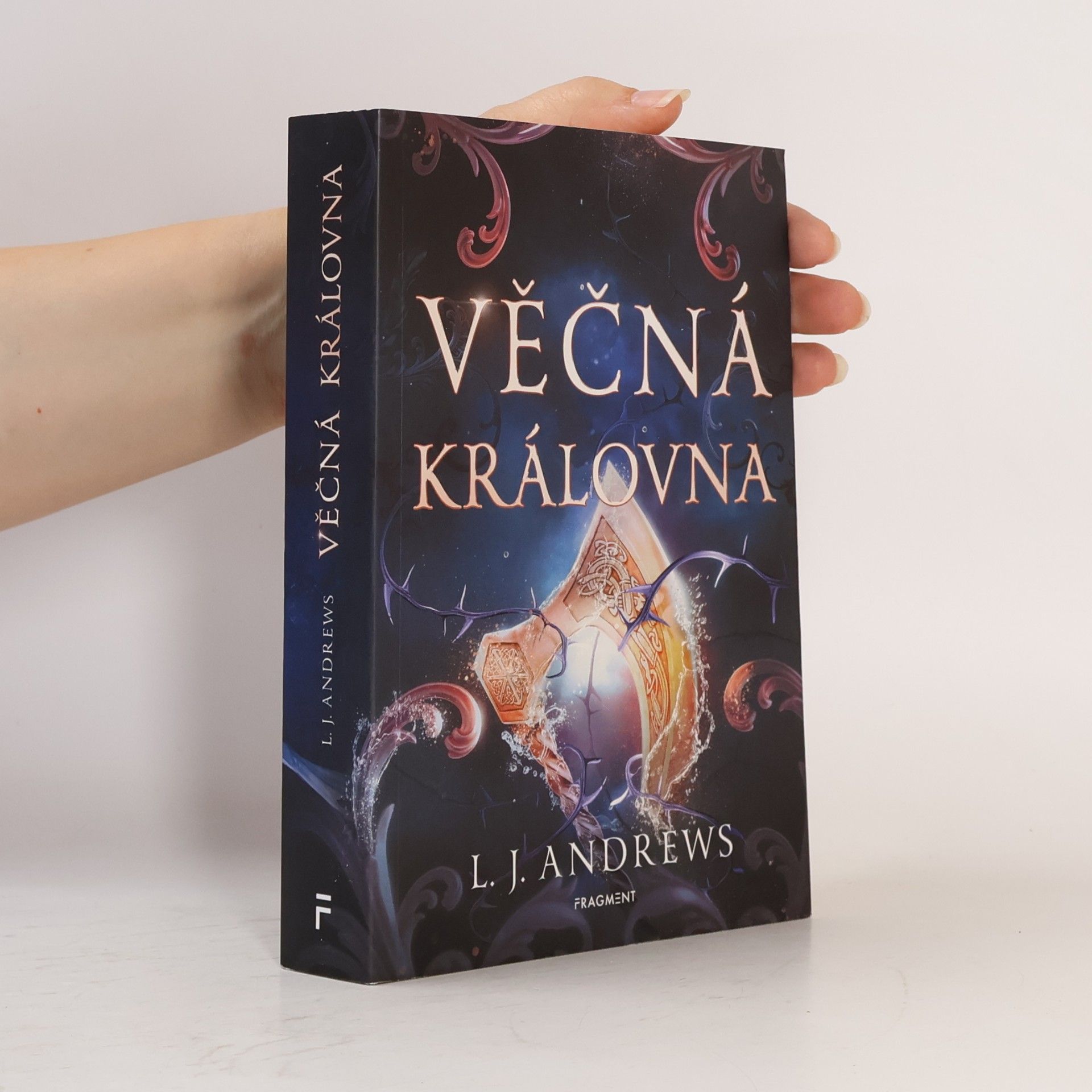 L. J. Andrews Věčná královna