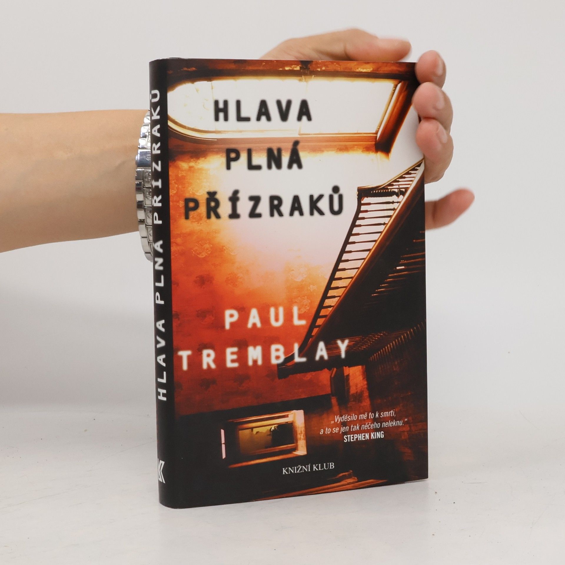 Hlava plná přízraků