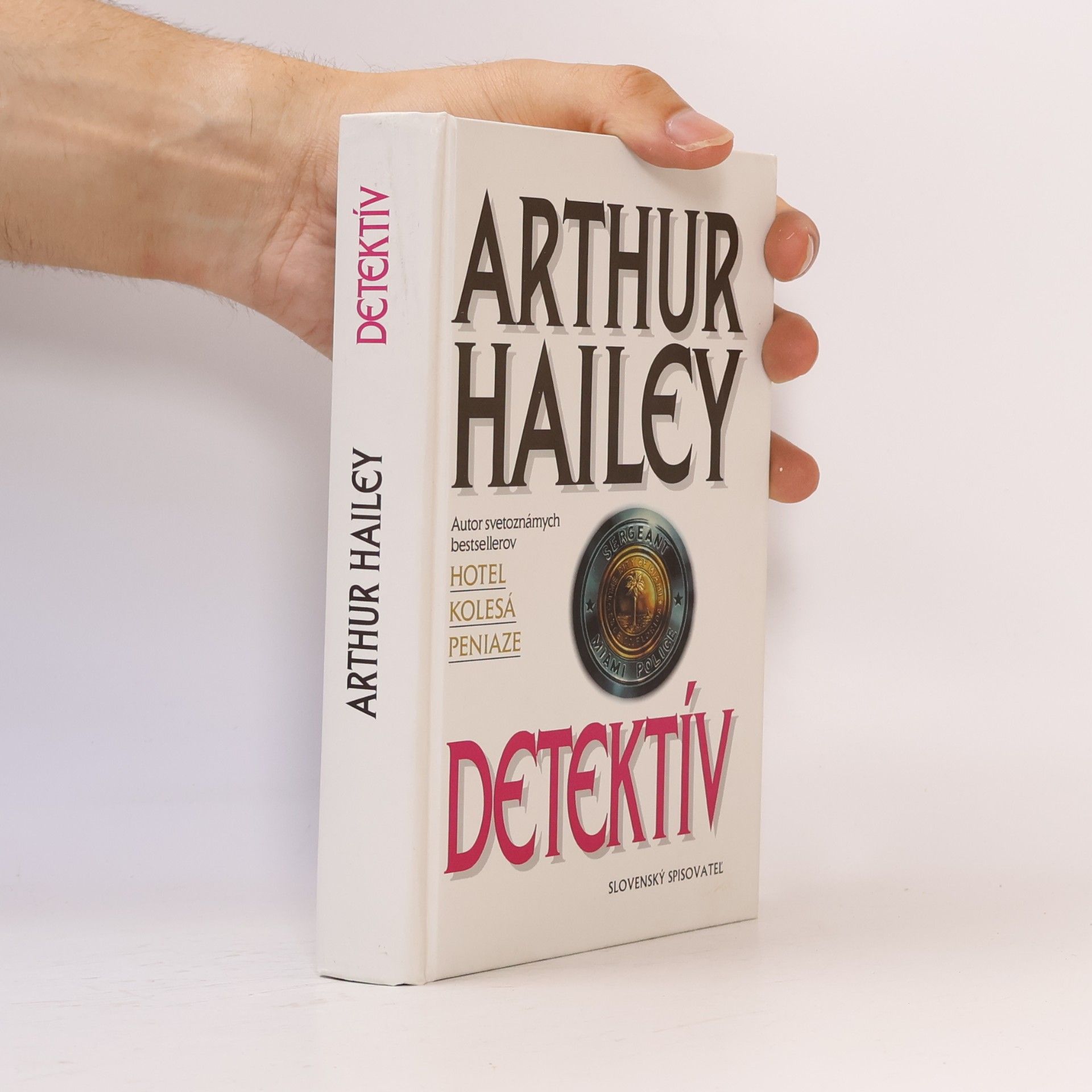 Arthur Hailey Detektív