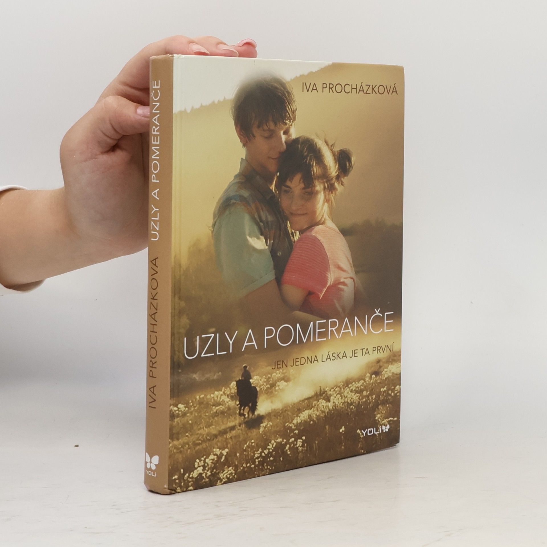 Iva Procházková Uzly a pomeranče