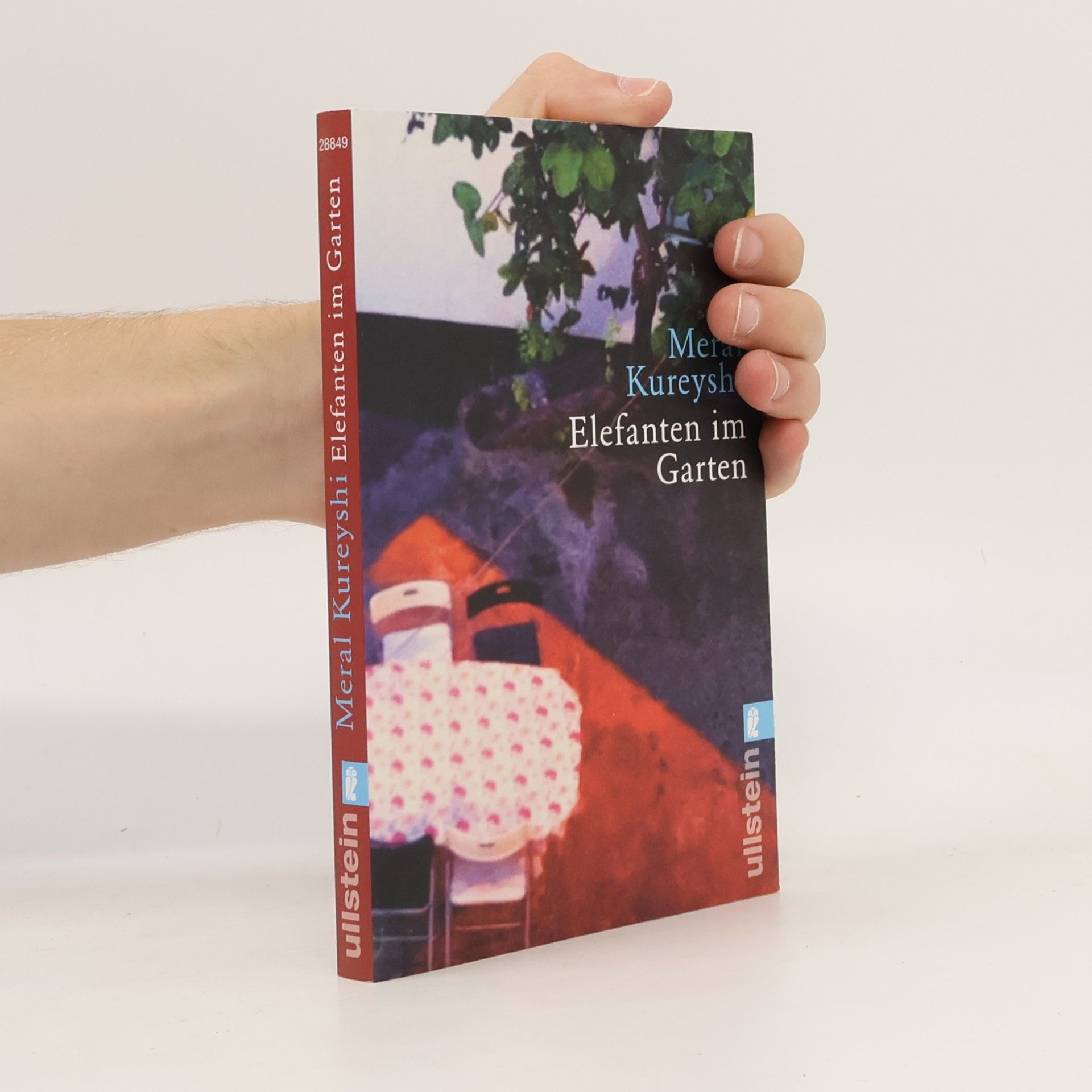 Meral Kureyshi Elefanten im Garten