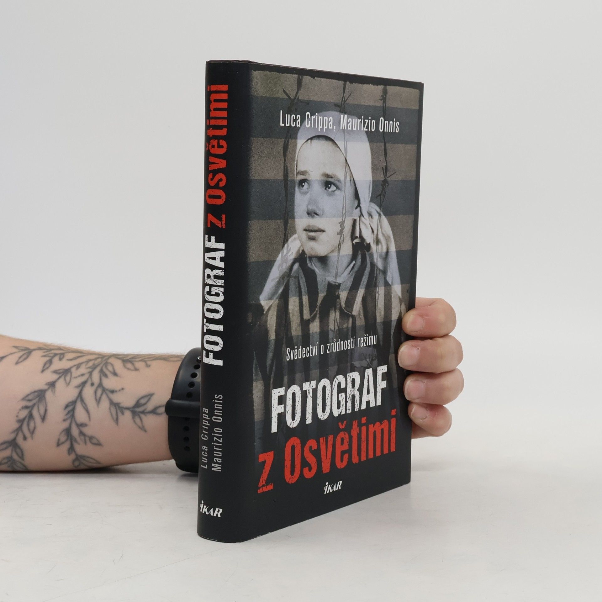 Luca Crippa Fotograf z Osvětimi